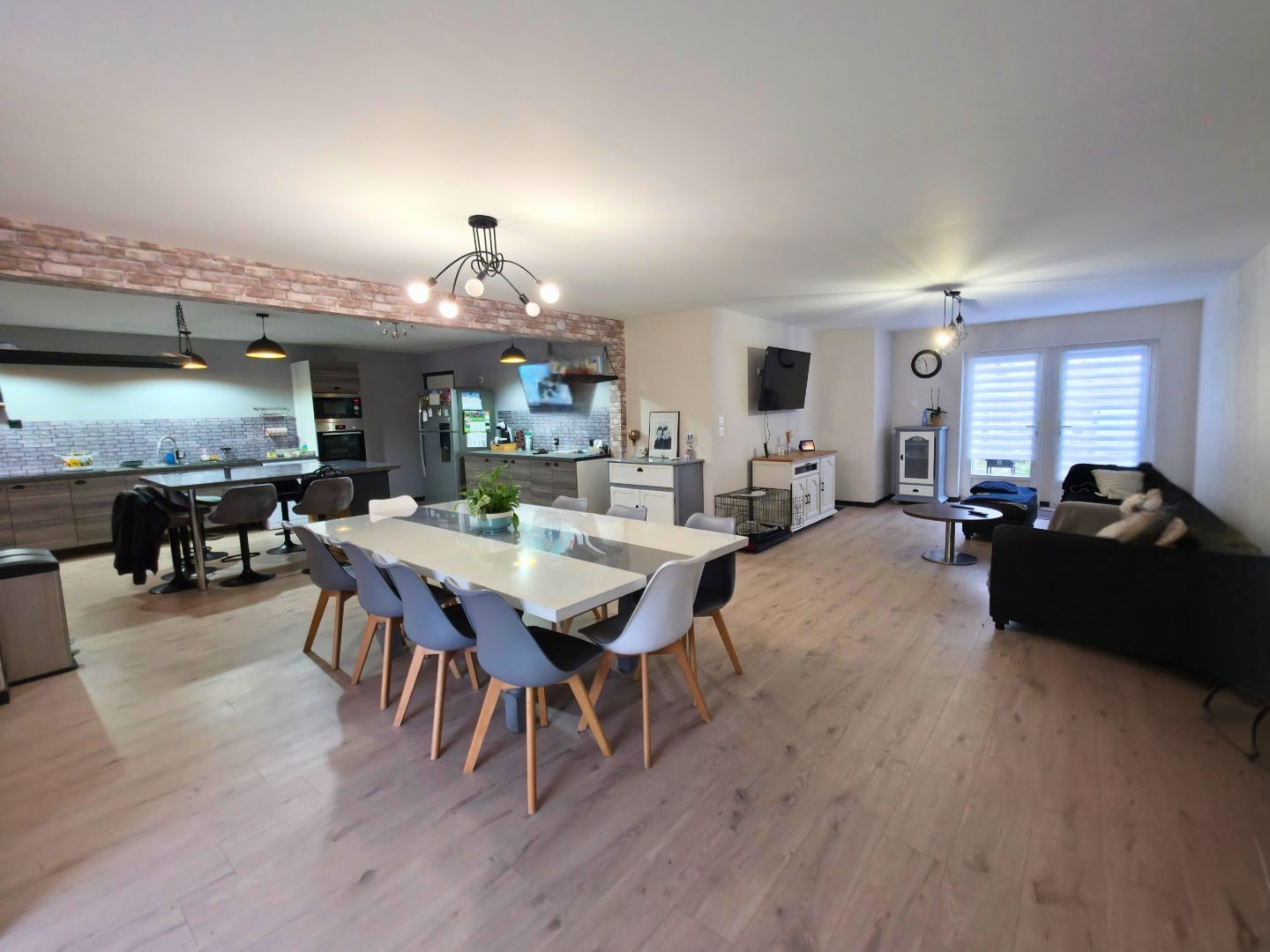 Longère rénovée 297 m² avec jardin – Pommereuil