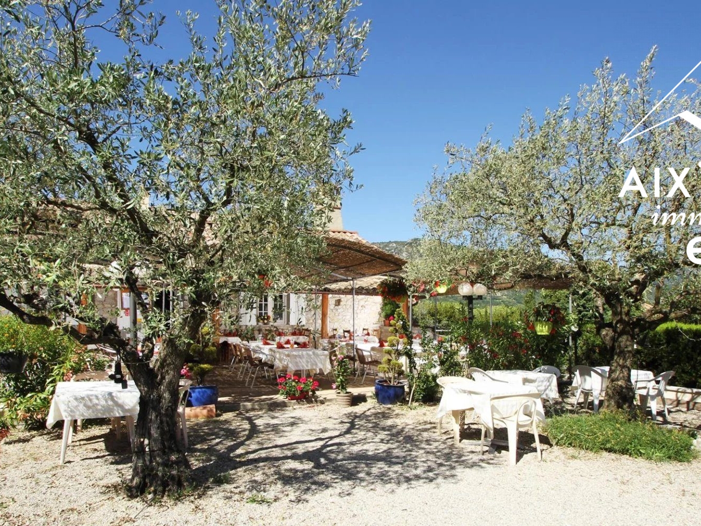 Vente murs et fonds de commerce - Restaurant avec fort potentiel à Condorcet