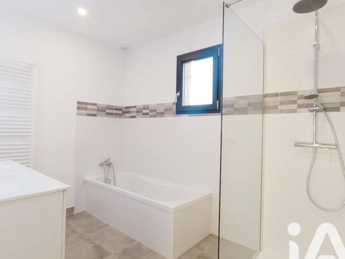 Maison à vendre - 4 pièces - 100m2 - Roujan (34320)