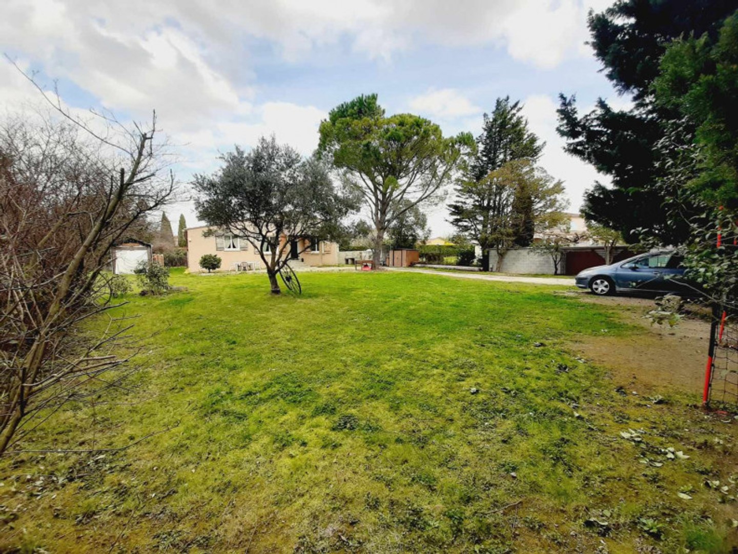 Terrain 814 m²