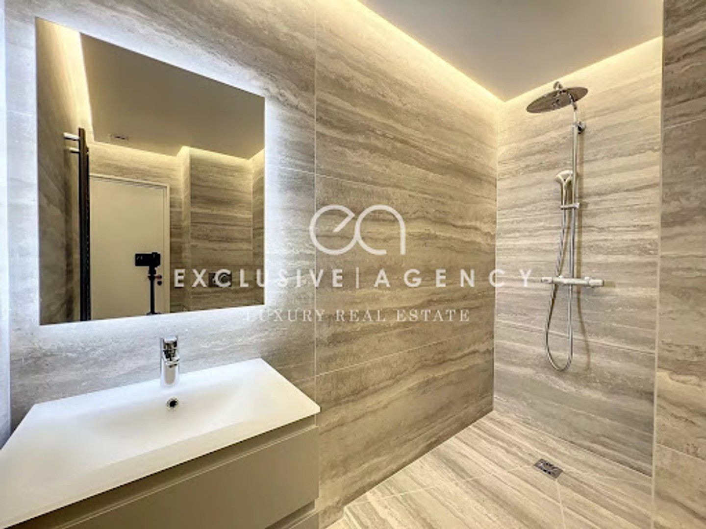 Appartement à vendre - 4 pièces - 131m2 - Cannes (06400)
