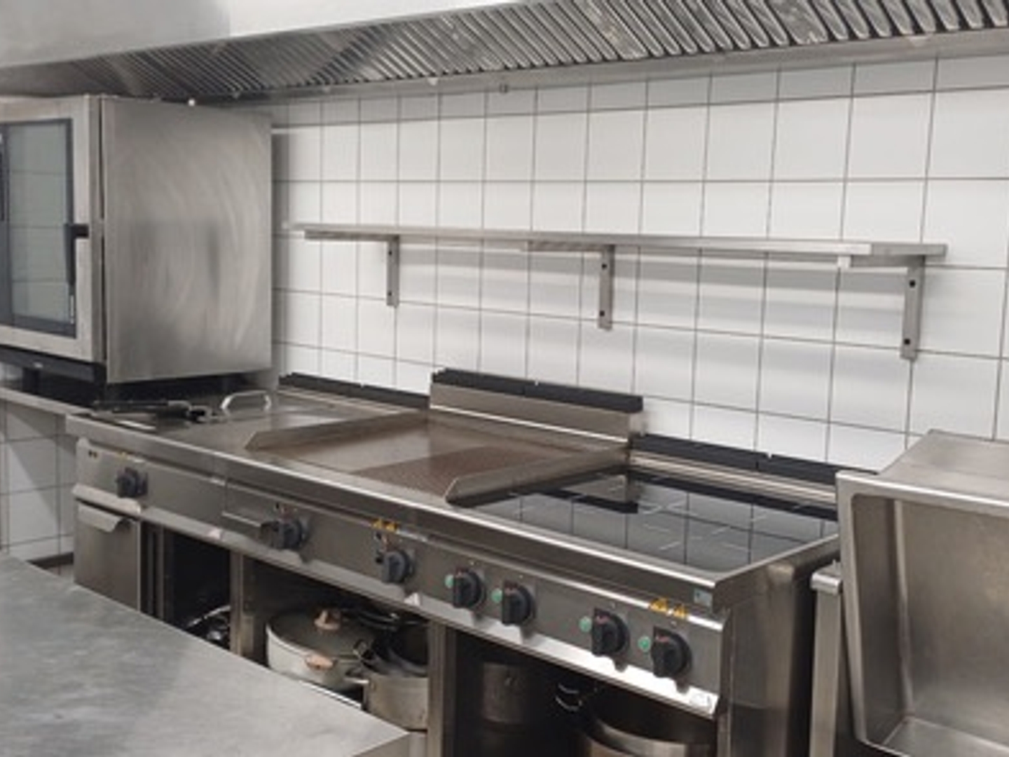 Magasin à vendre - 80m2 - Saint-Laurent-Du-Var (06700)
