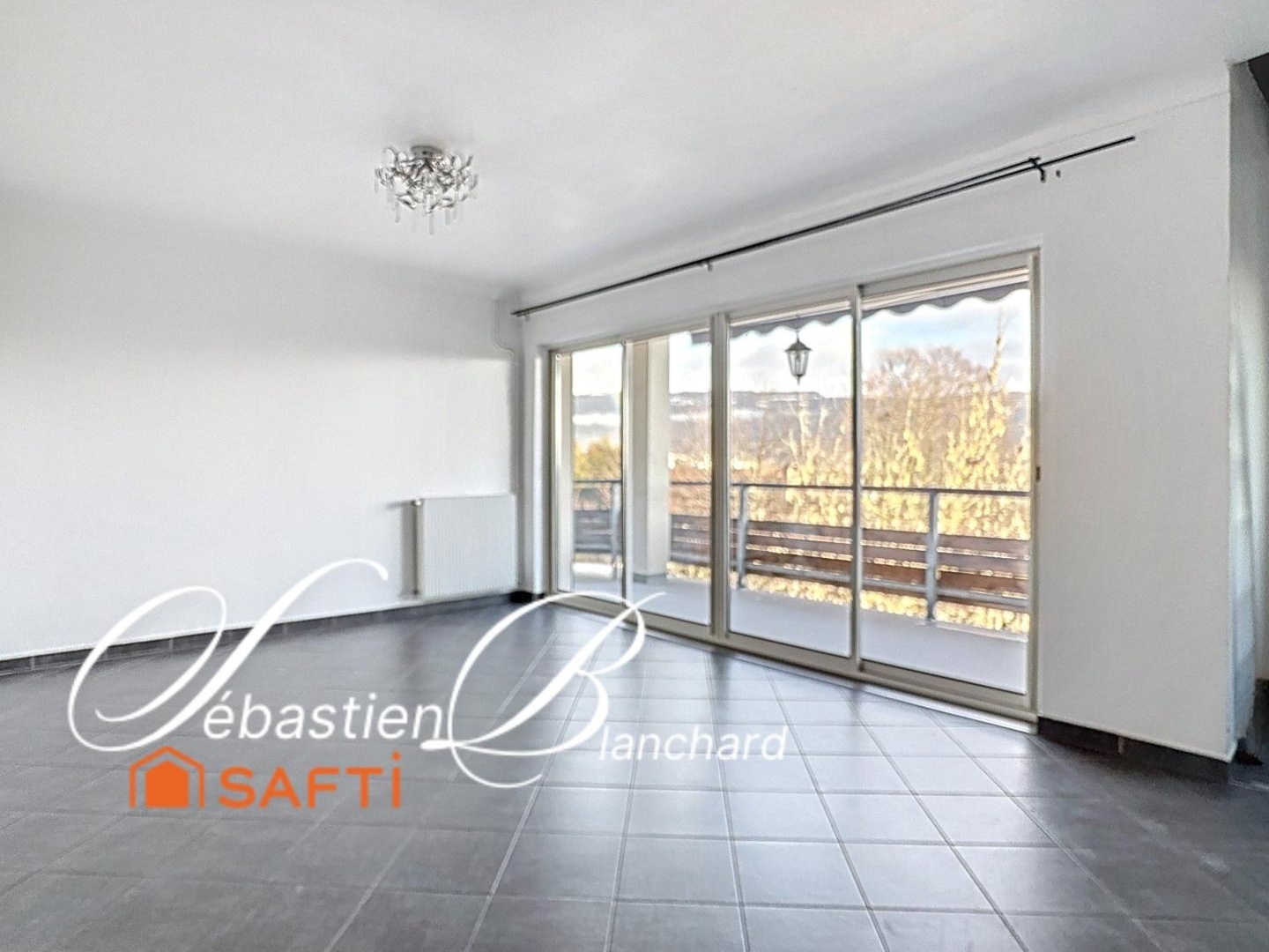 Maison à vendre - 7 pièces - 263m2 - Culoz-Béon (01350)