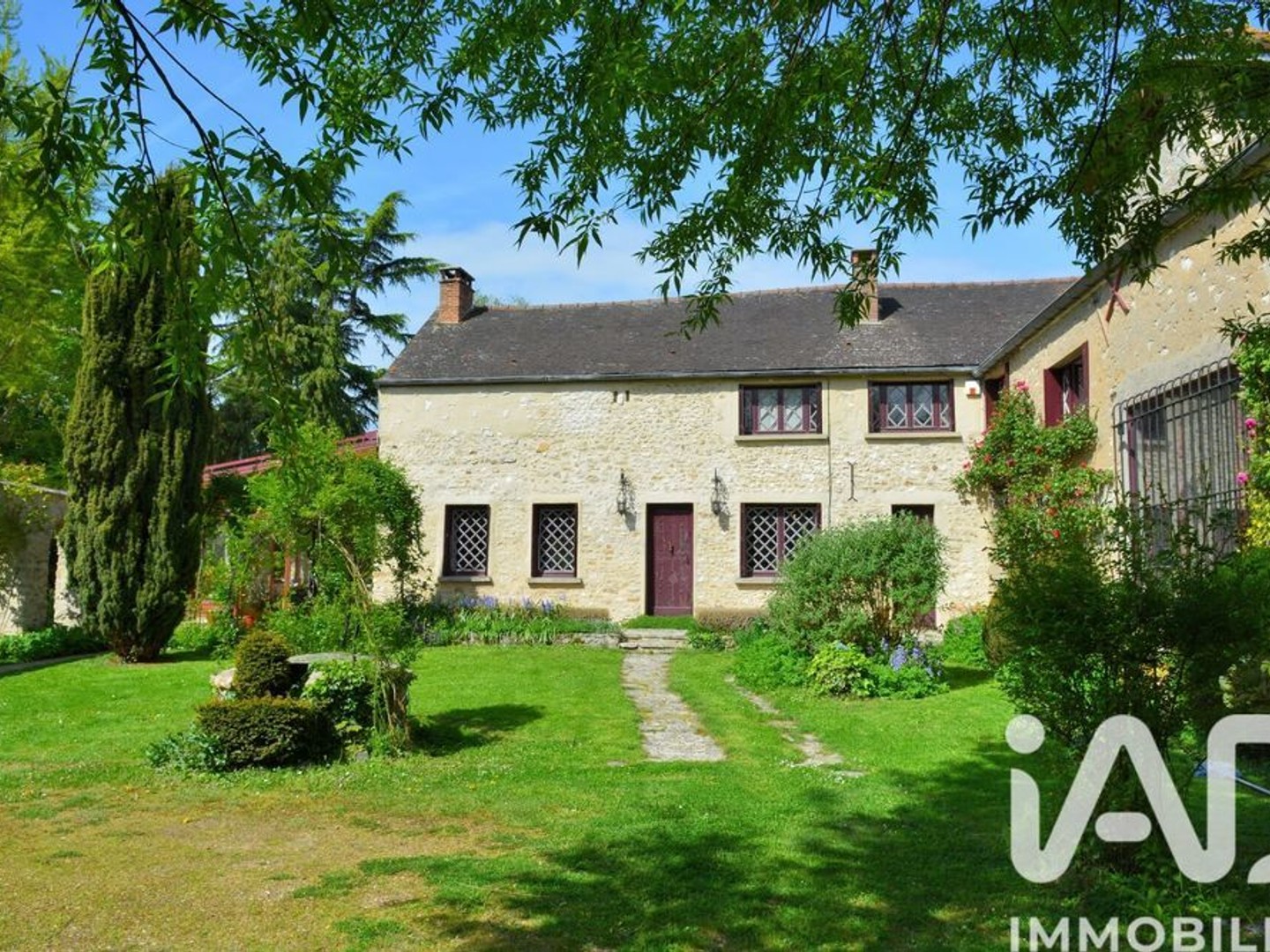 Maison 10 pièces 315 m²