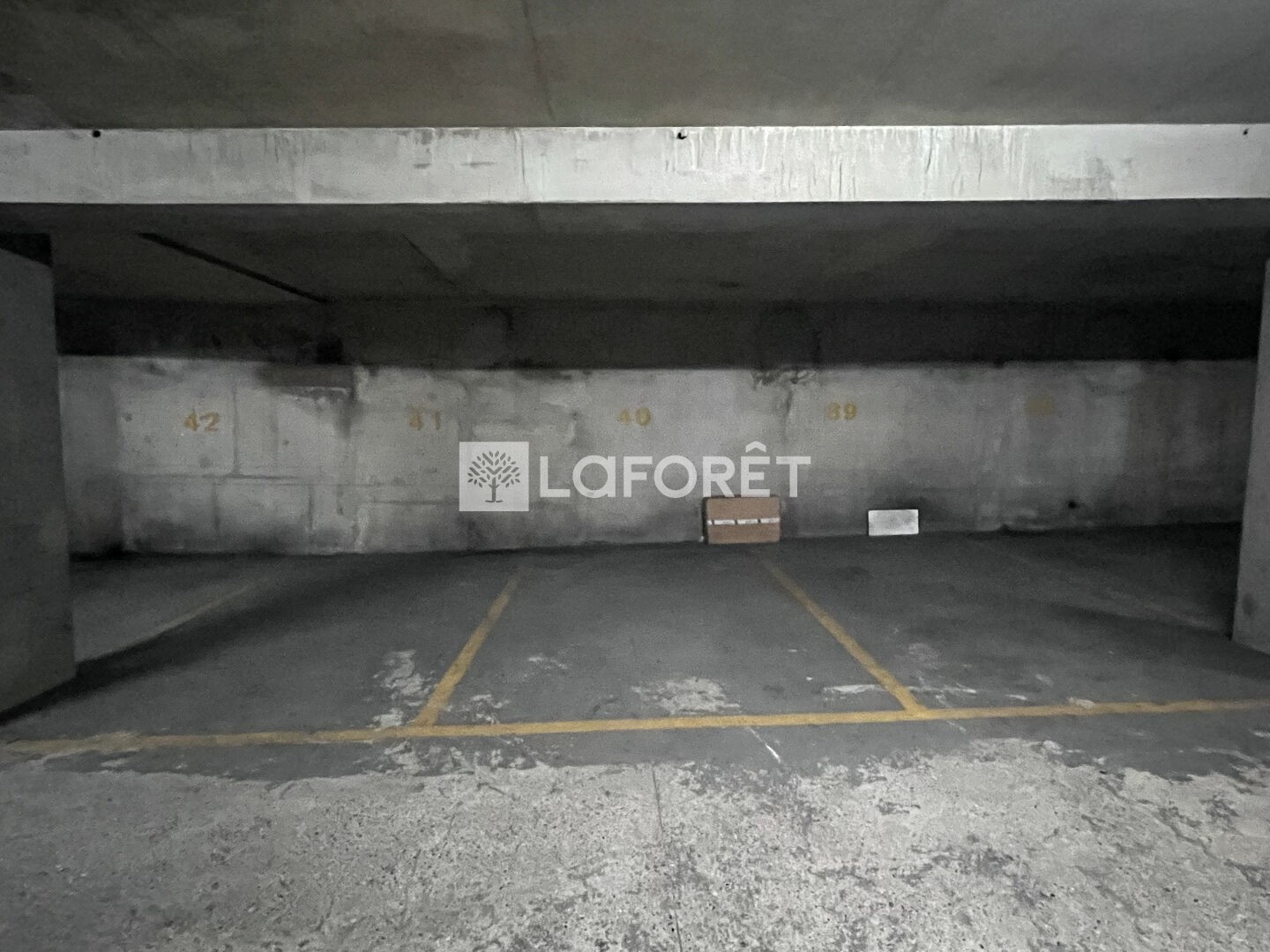 Parking / garage / box à vendre - 10m2 - Les Places (27230)