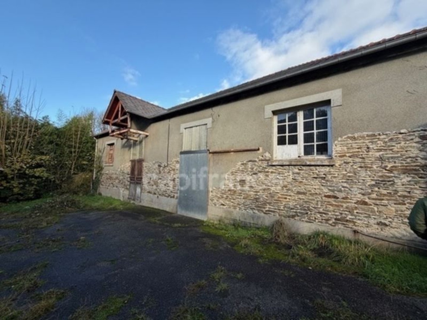 Local 5 pièces 250 m²