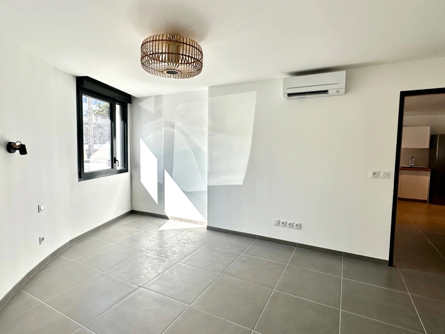 Magasin à vendre - 4 pièces - 90m2 - Marseille 12e (13012)