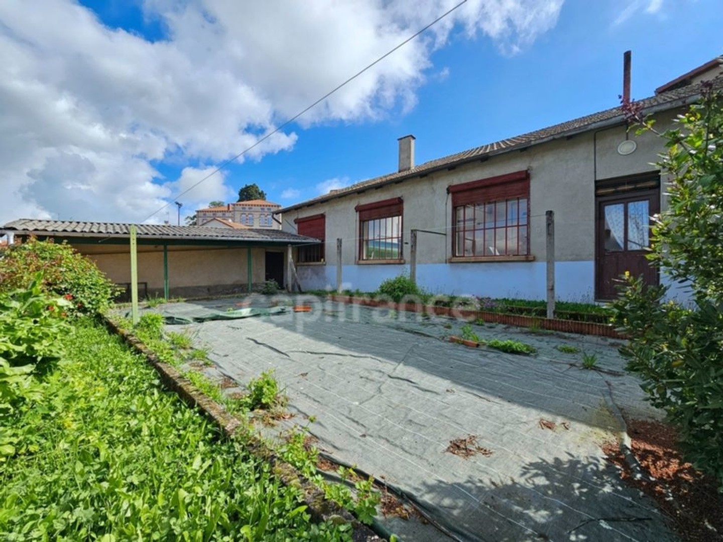 Locaux à vendre - 122m2 - Panissières (42360)