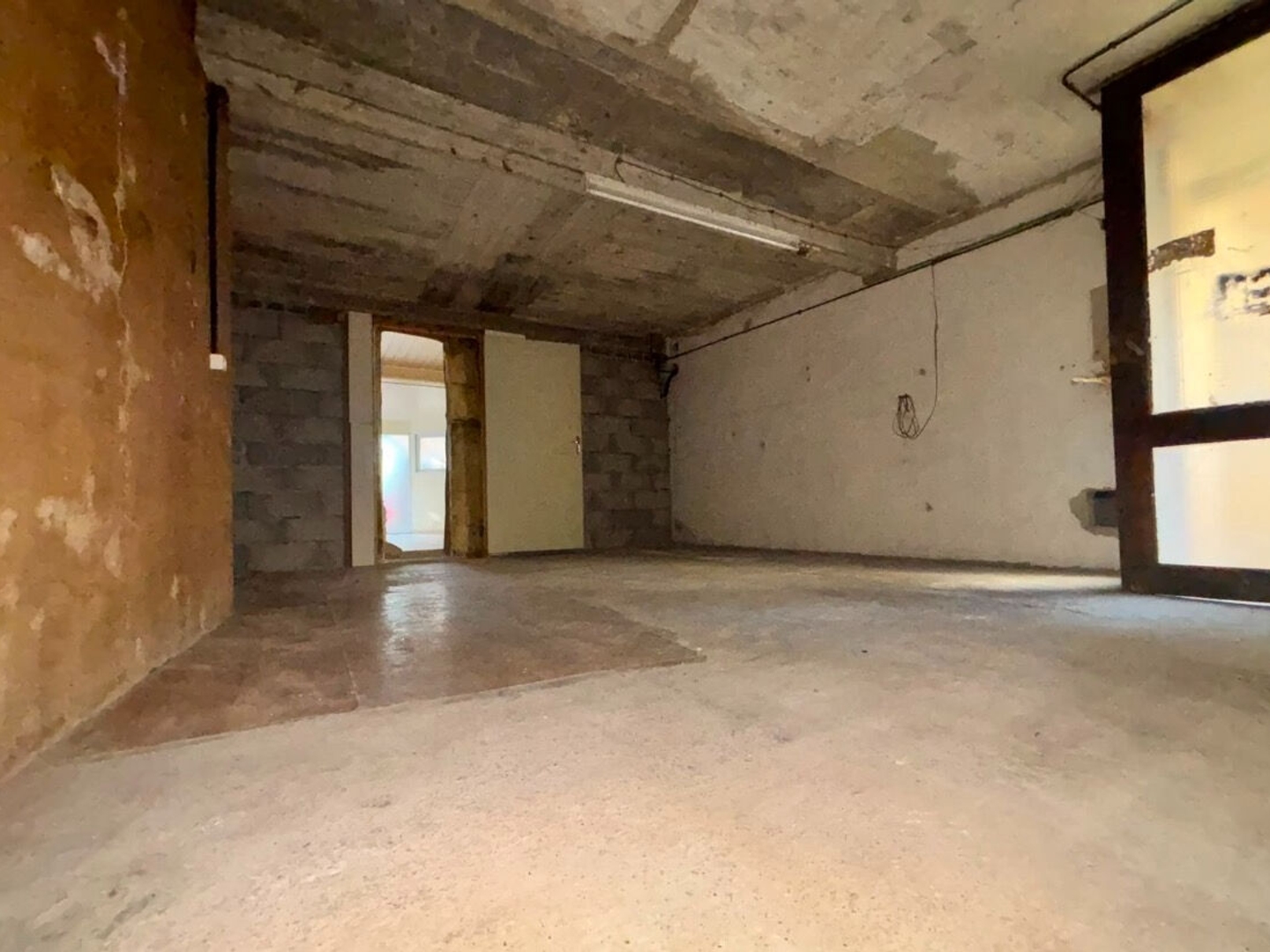 Locaux à vendre - 2 pièces - 51m2 - La Roche-Sur-Yon (85000)