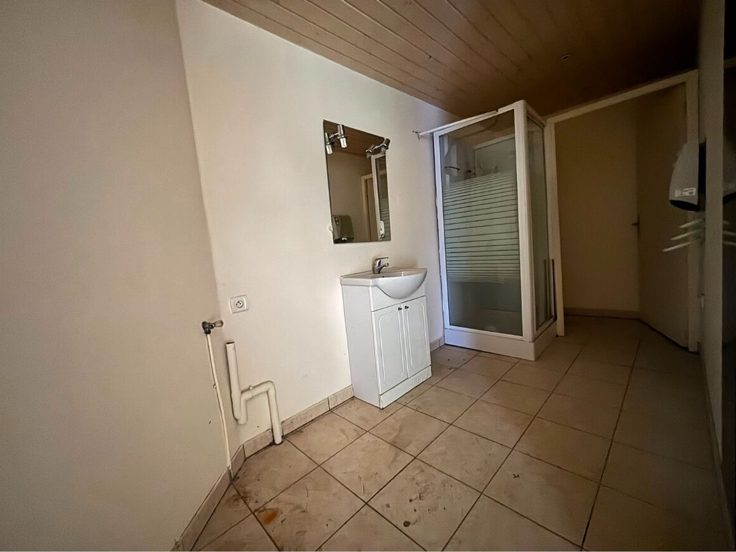 Locaux à vendre - 2 pièces - 51m2 - La Roche-Sur-Yon (85000)