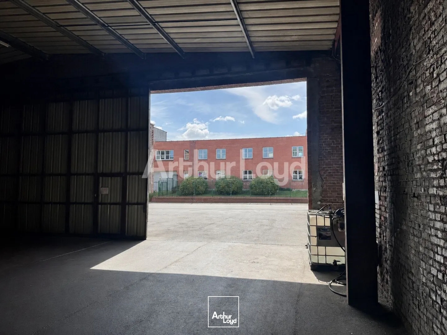 Locaux à vendre - 930m2 - Roubaix (59100)