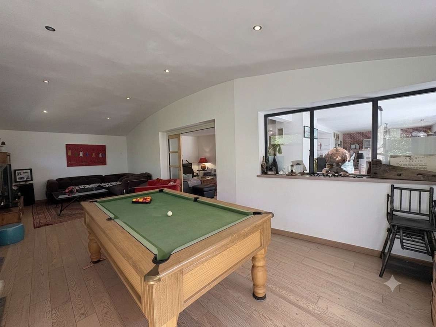 Maison 8 pièces 210 m²