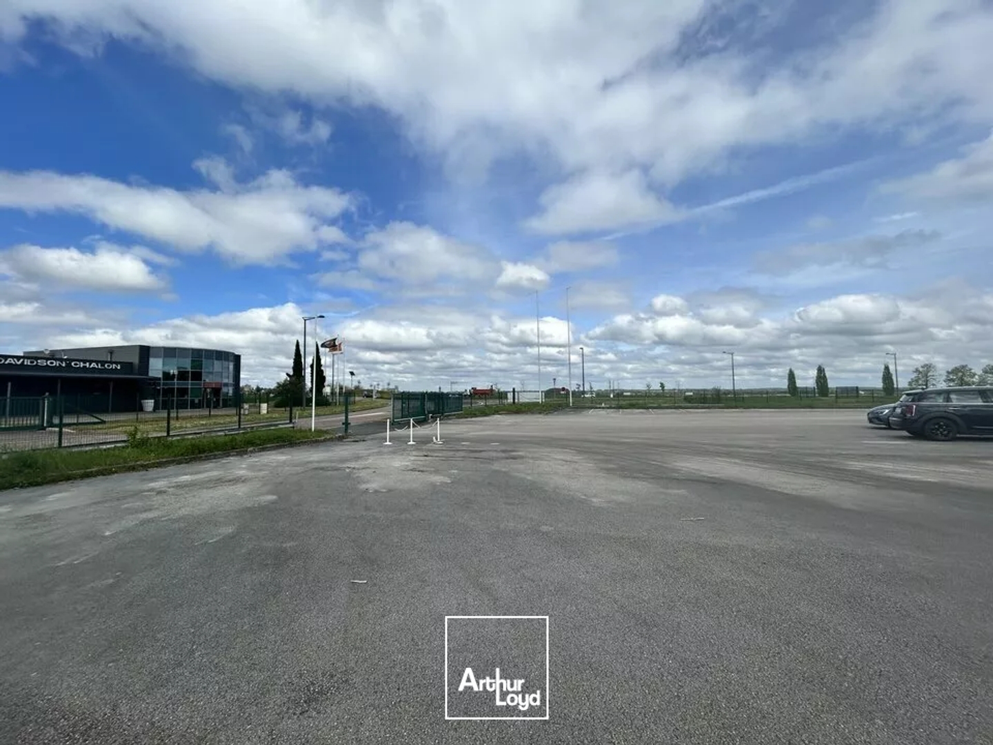 Locaux à vendre - 900m2 - Chalon-Sur-Saône (71100)
