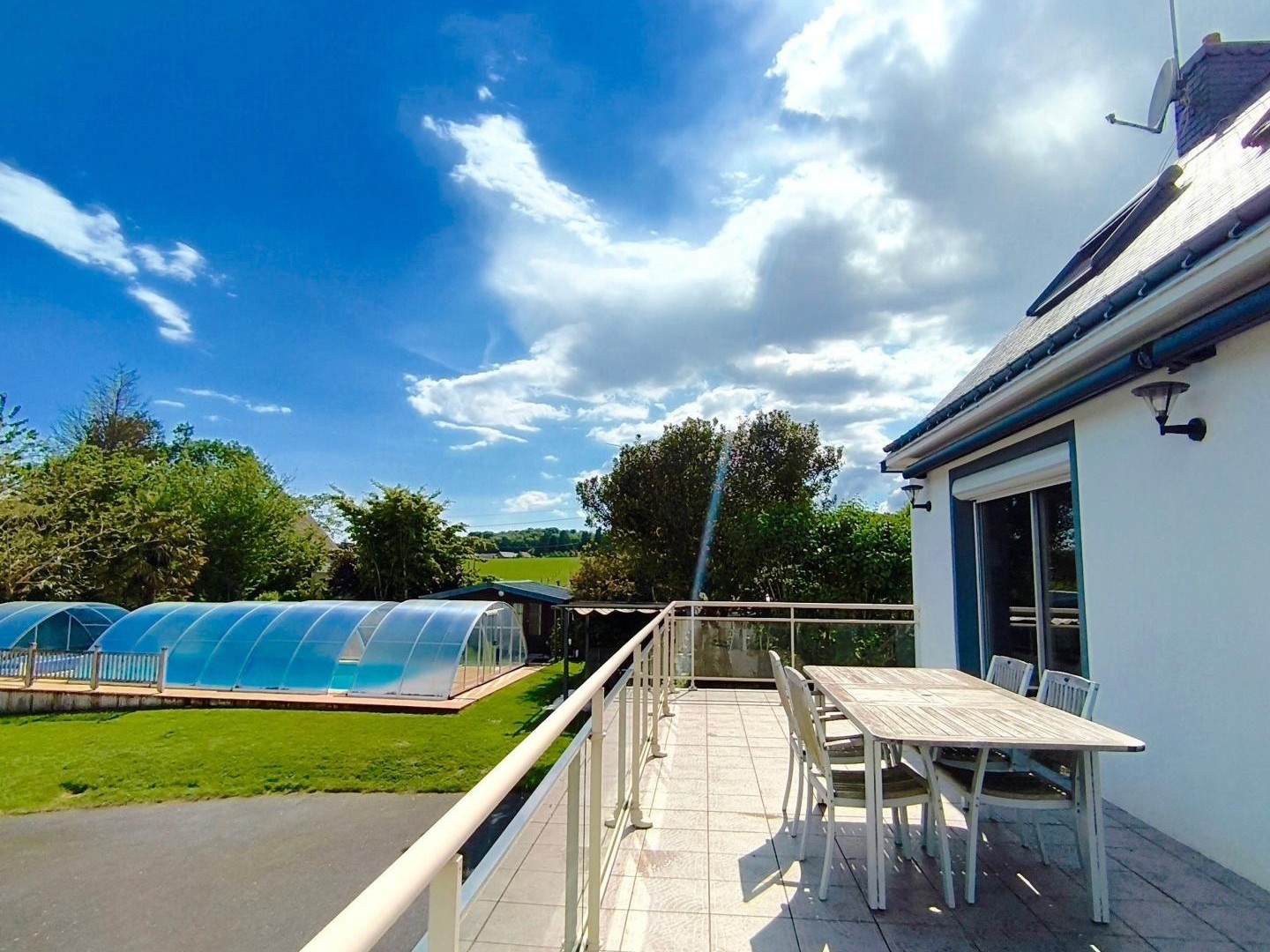 Maison familiale de 160m² avec piscine et triple garage