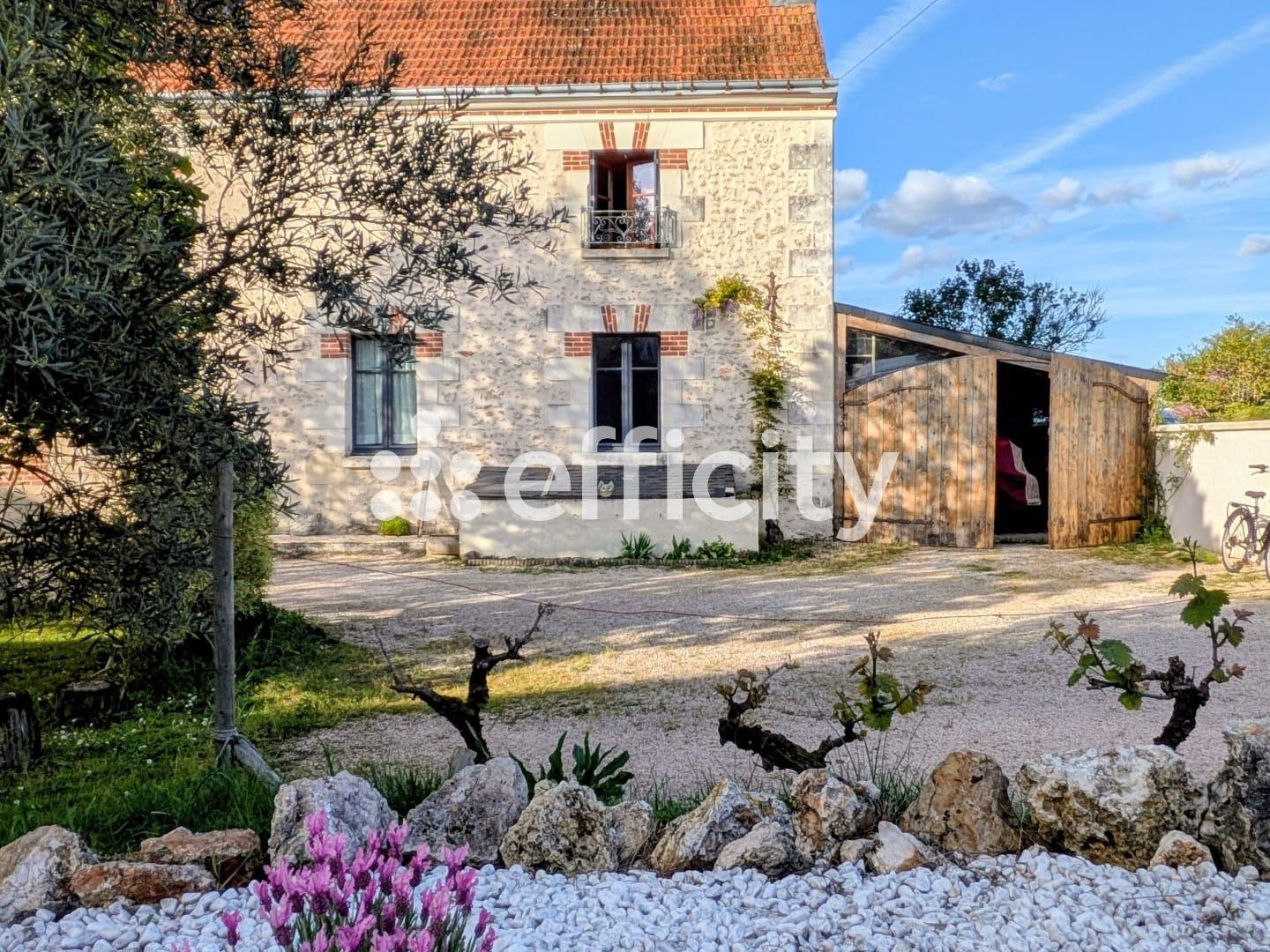 Maison 12 pièces 330 m²