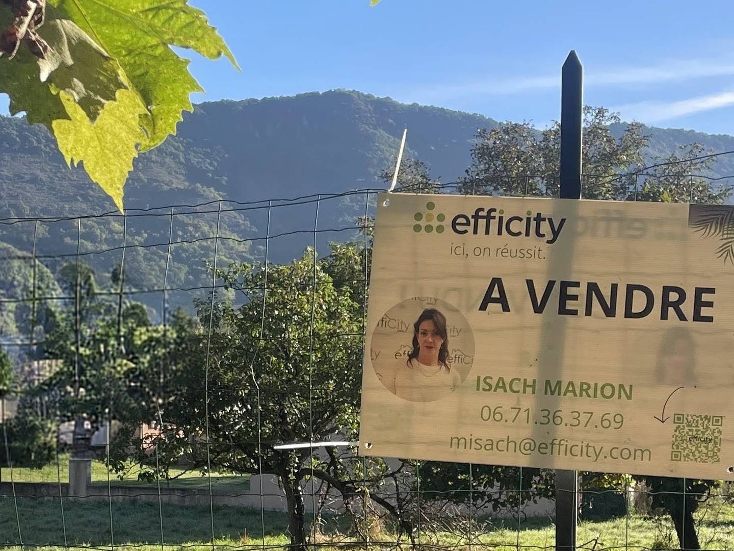 Terrain 700 m²