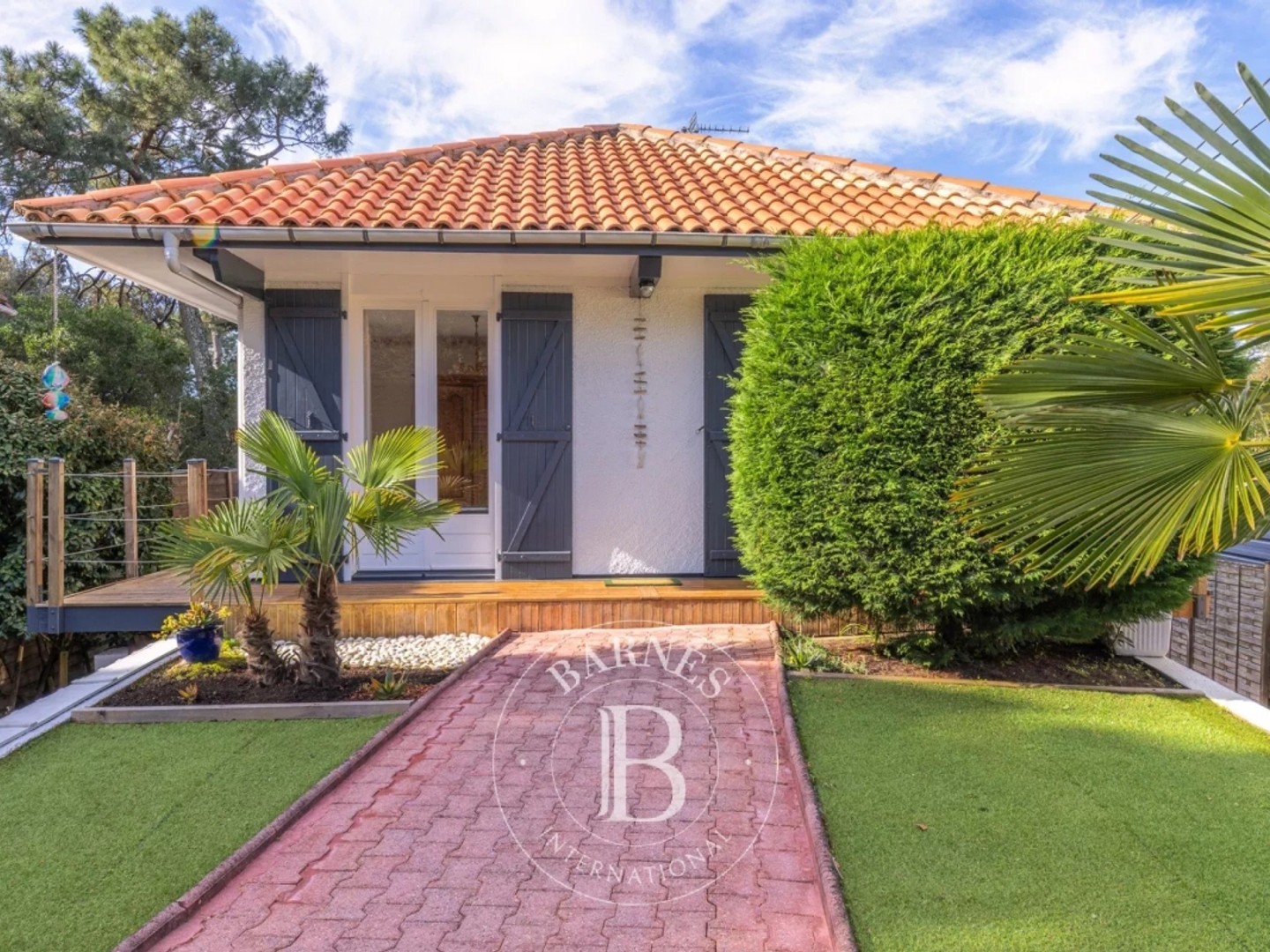 VILLA AU CŒUR DU MOULLEAU AVEC 5 CHAMBRES ET GARAGE AU PYLA-SUR-MER