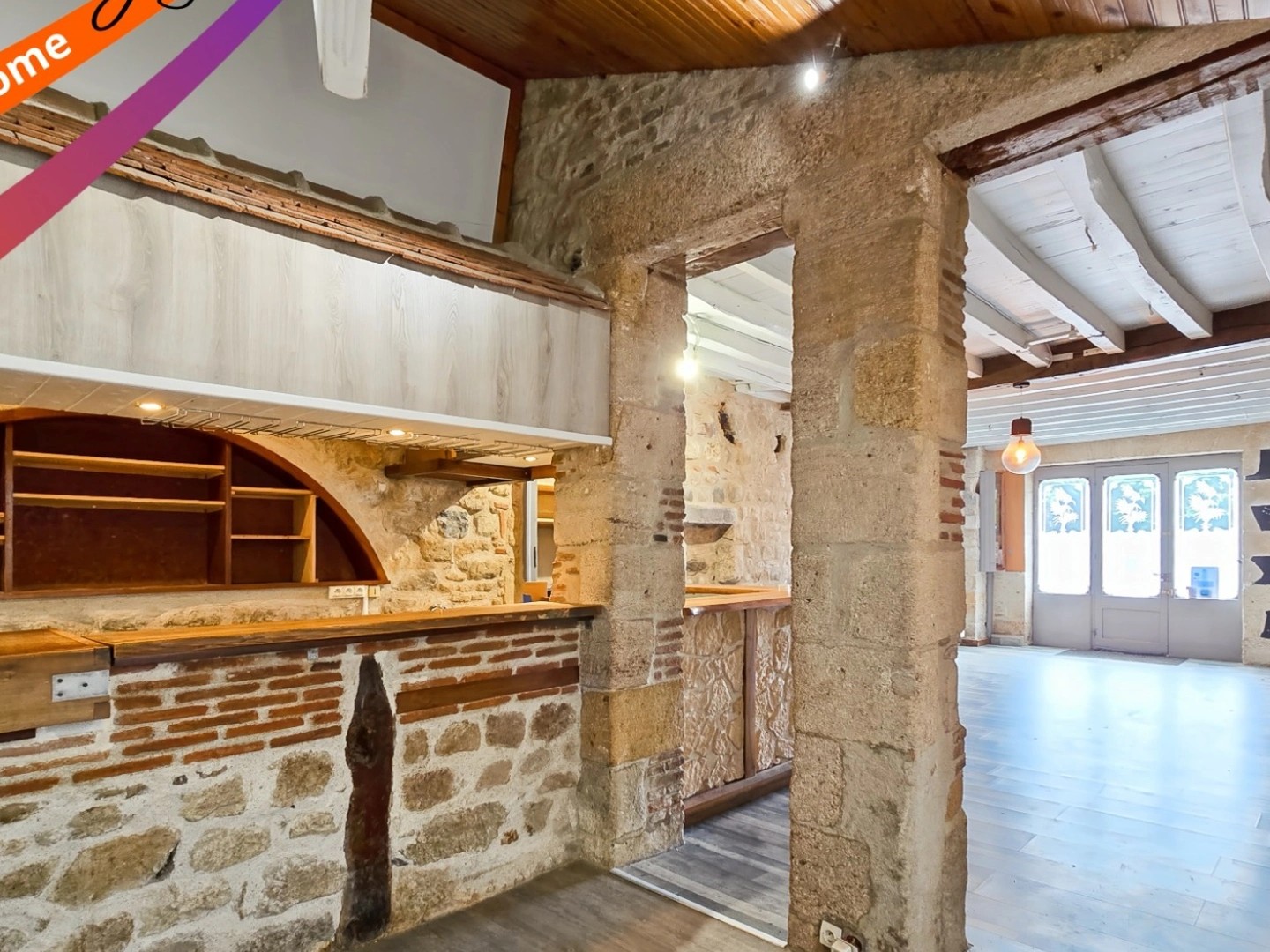 À vendre - Ensemble commercial en coeur de ville à Souvigny (03)
