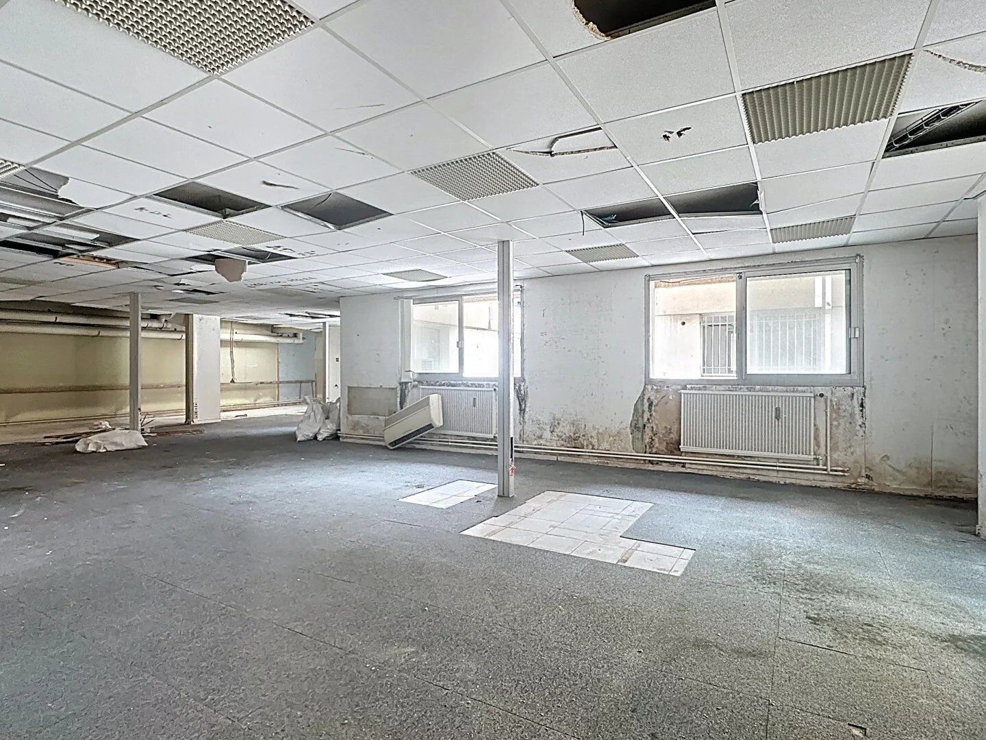 Commerce 575 m²