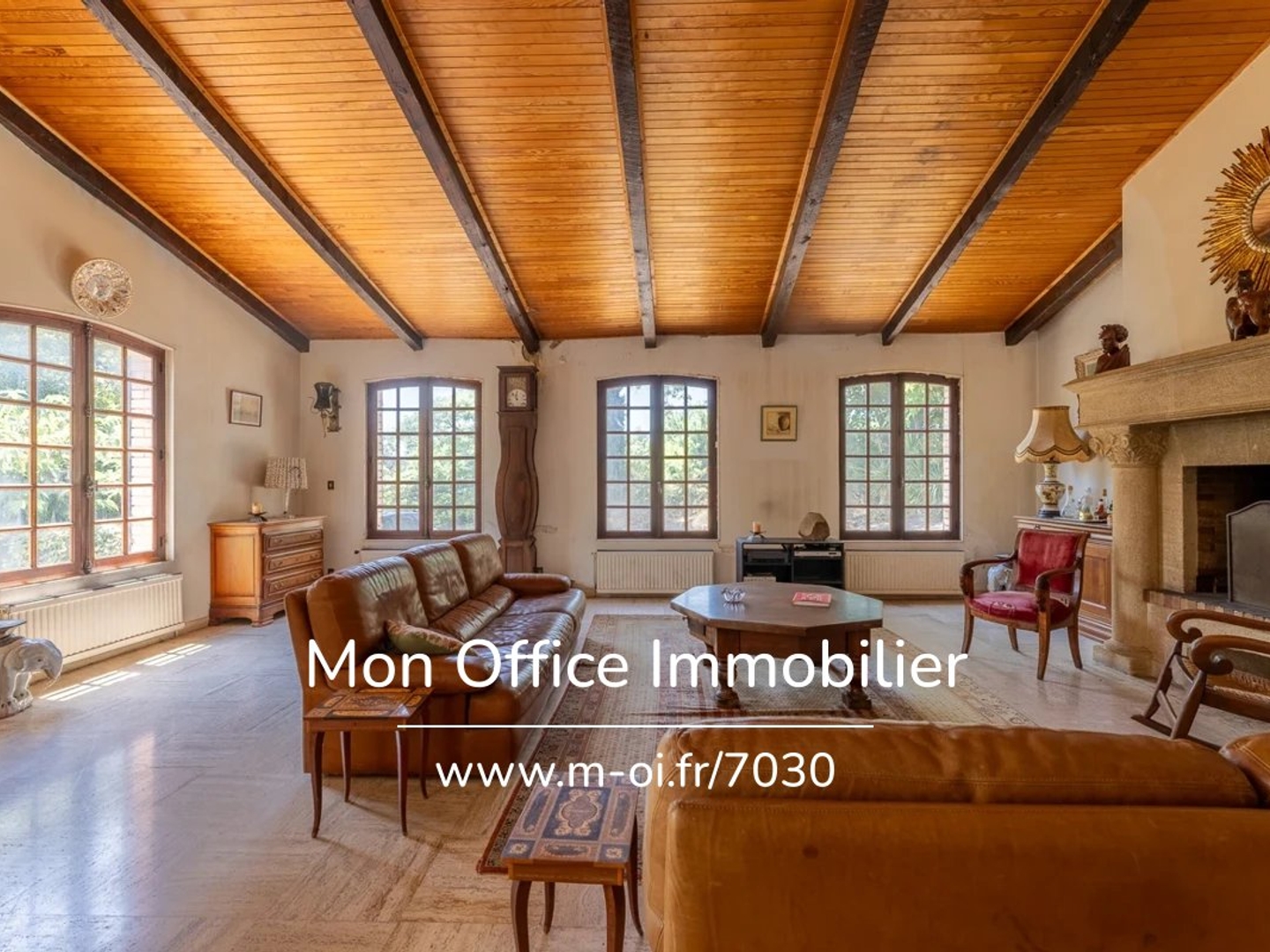 Maison à vendre - 500m2 - Velaux (13880)