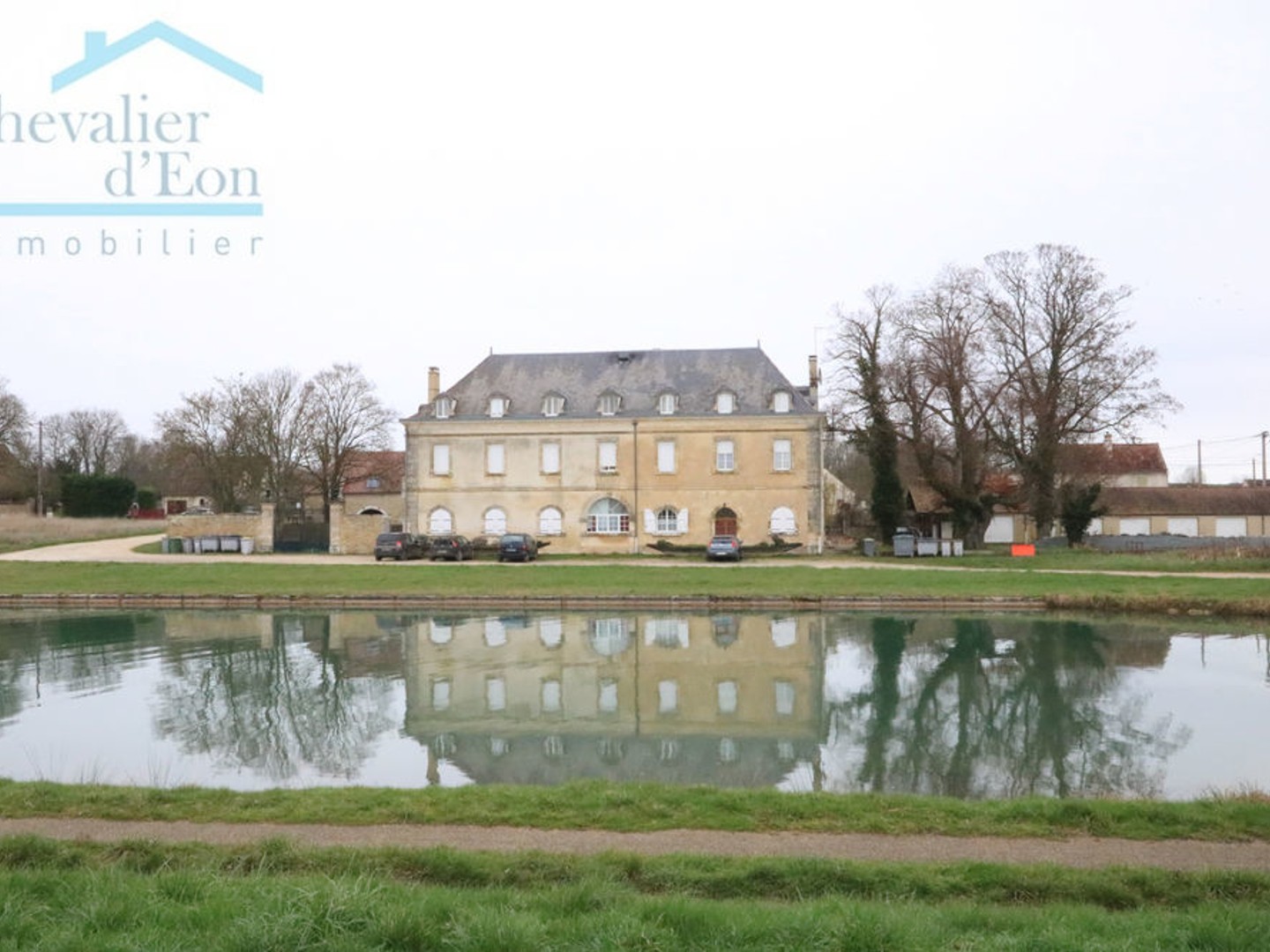 PROCHE TONNERRE (9 km)