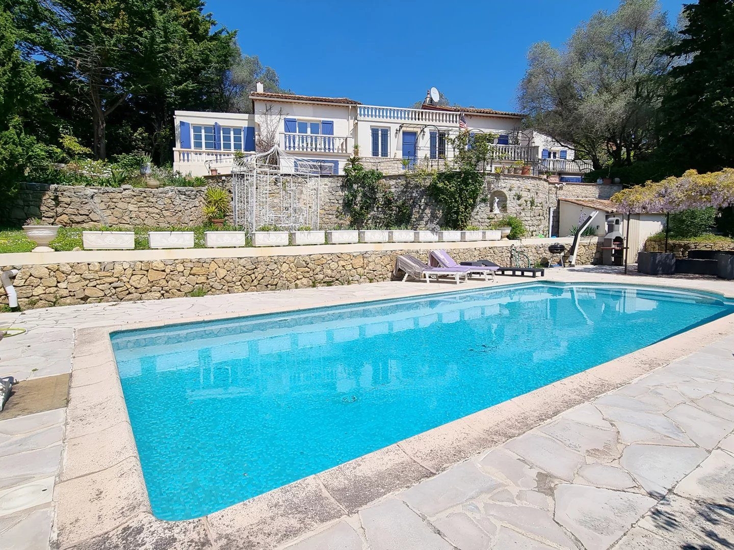 Maison à vendre - 11 pièces - 378m2 - Le Cannet (06110)