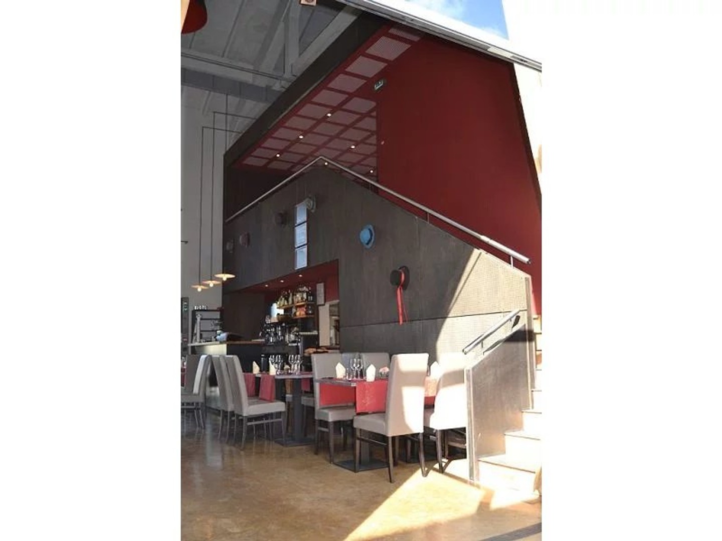 Magasin à vendre - 4 pièces - 140m2 - Chazelles-Sur-Lyon (42140)