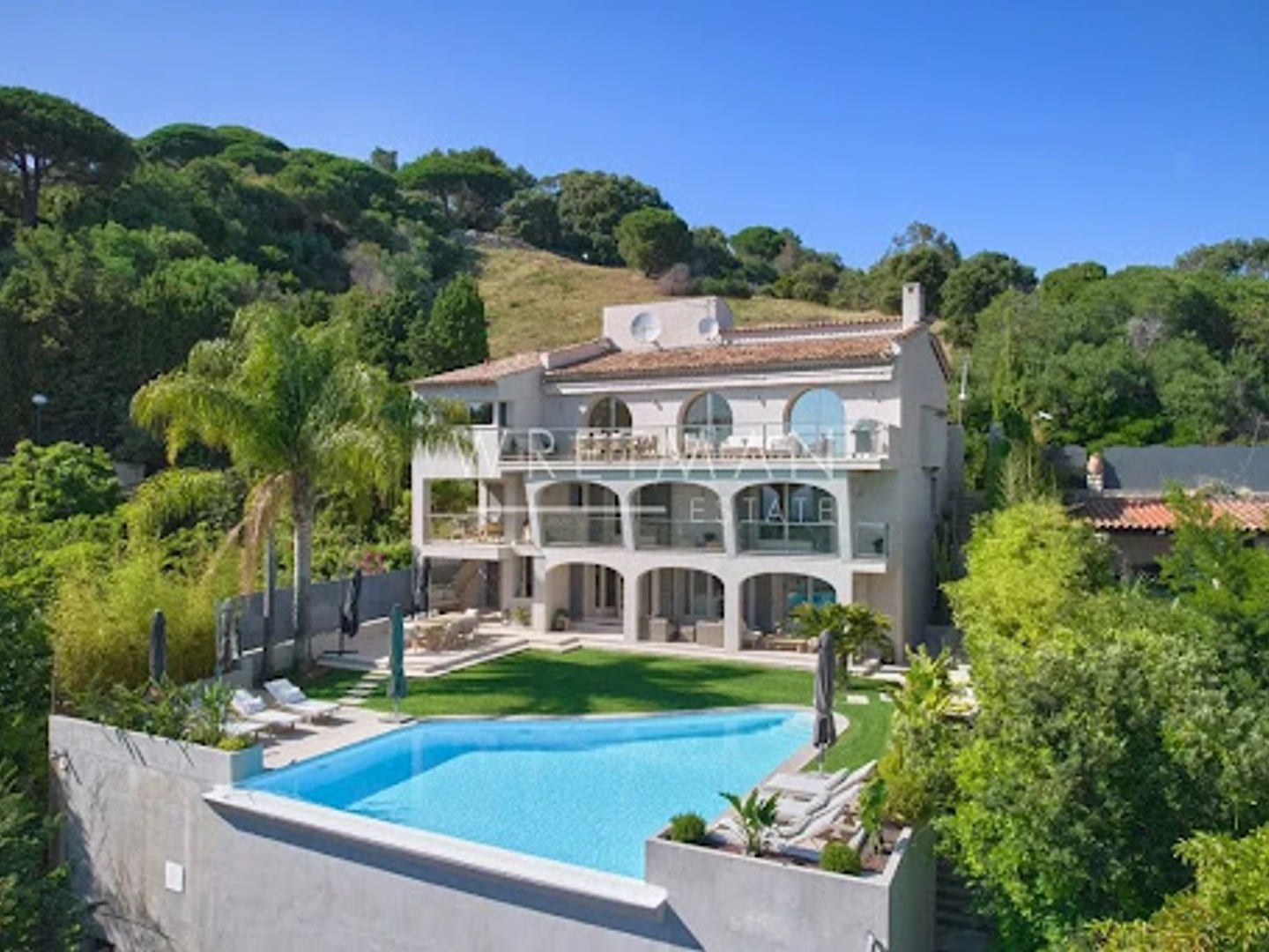Villa 7 pièces 291 m²