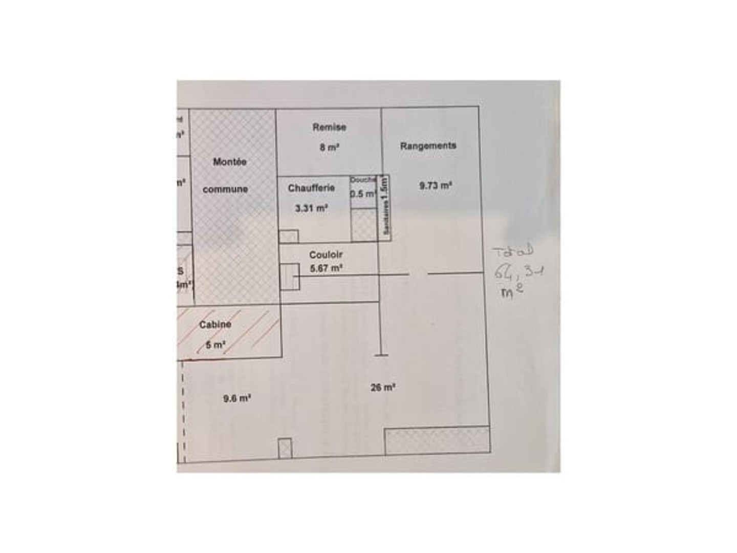 Immeuble commercial 64 m²
