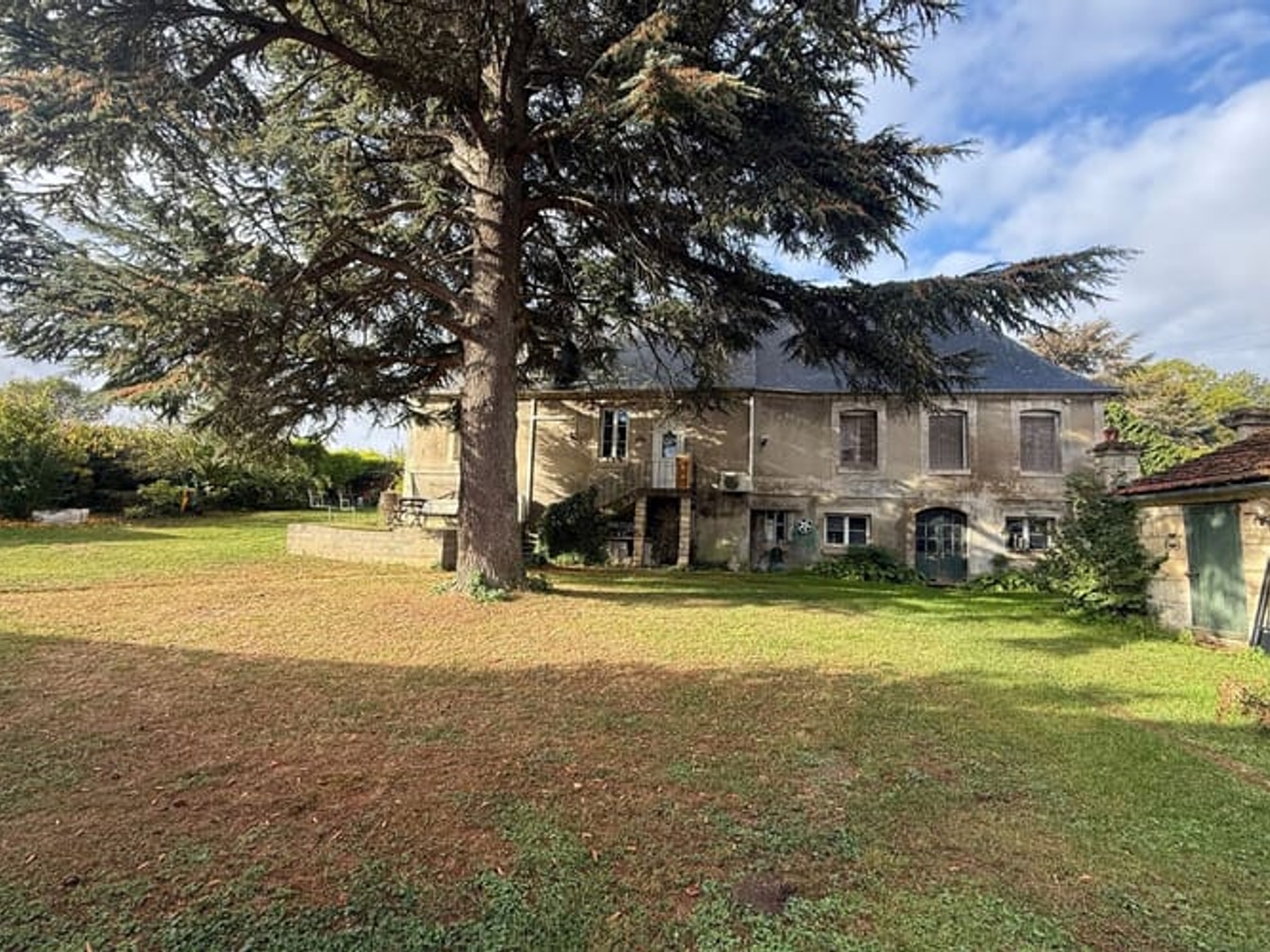 Maison à vendre - 4 pièces - 250m2 - Montbavin (02000)