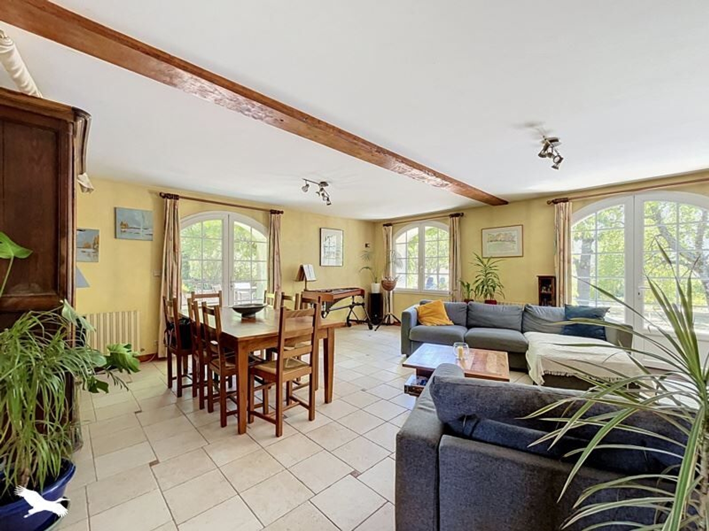 Maison à vendre - 8 pièces - 270m2 - Châteaubernard (16100)