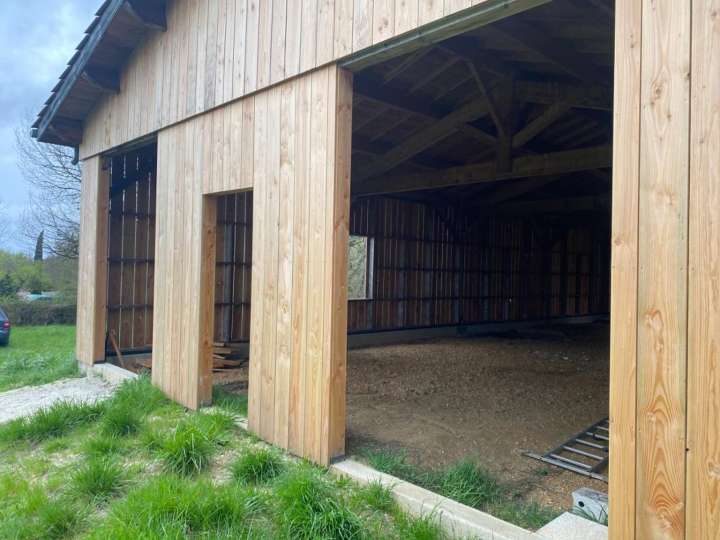 Magasin à vendre - 1 pièce - 150m2 - Saint-Caprais-De-... (33880)