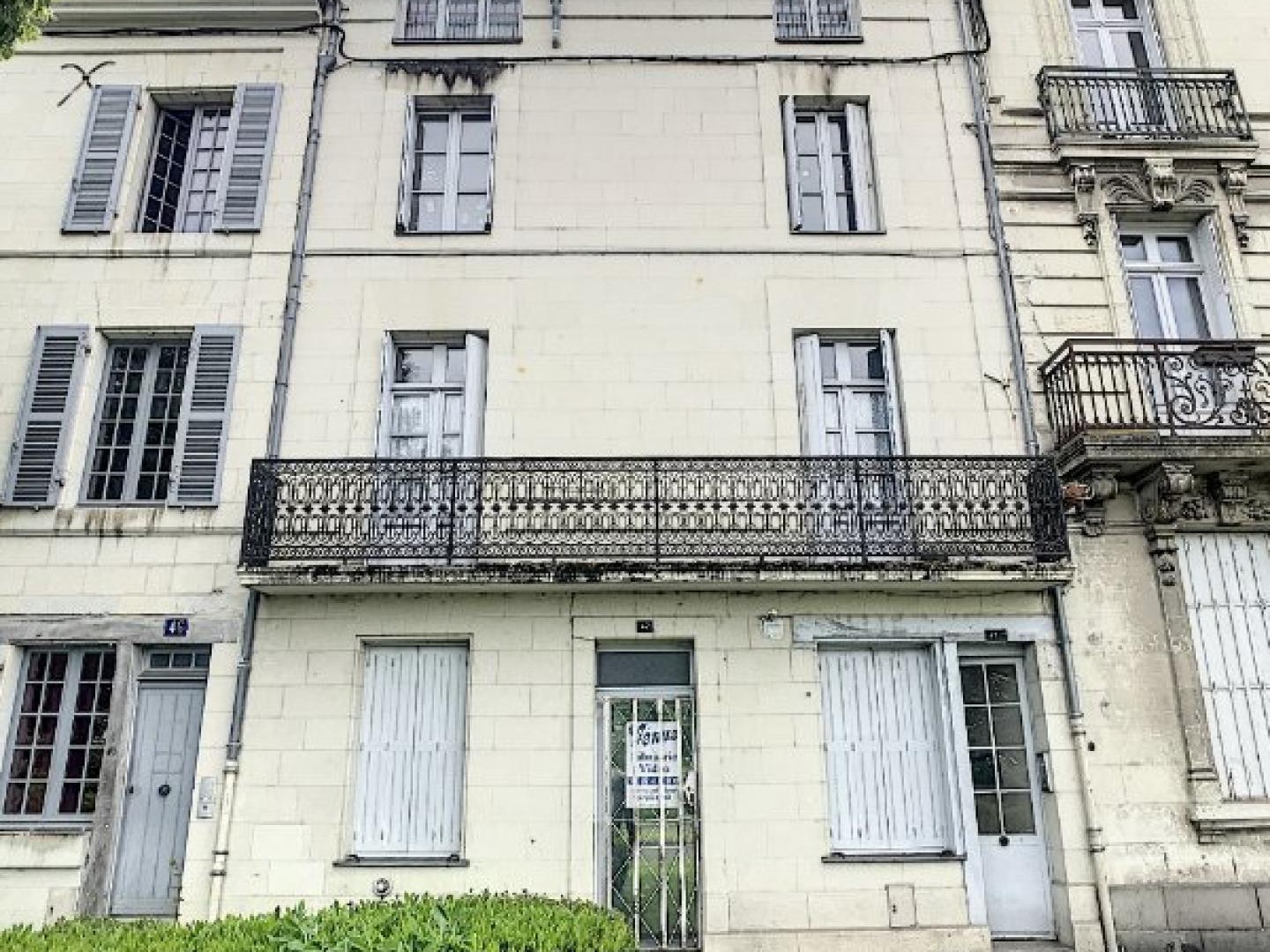 Immeuble à vendre - 181m2 - Saumur (49400)