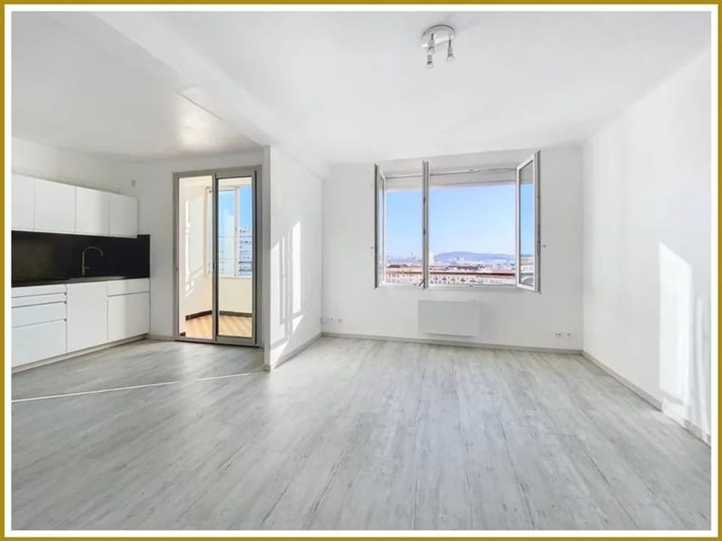 Appartement à vendre - 3 pièces - 56m2 - Toulon (83000)