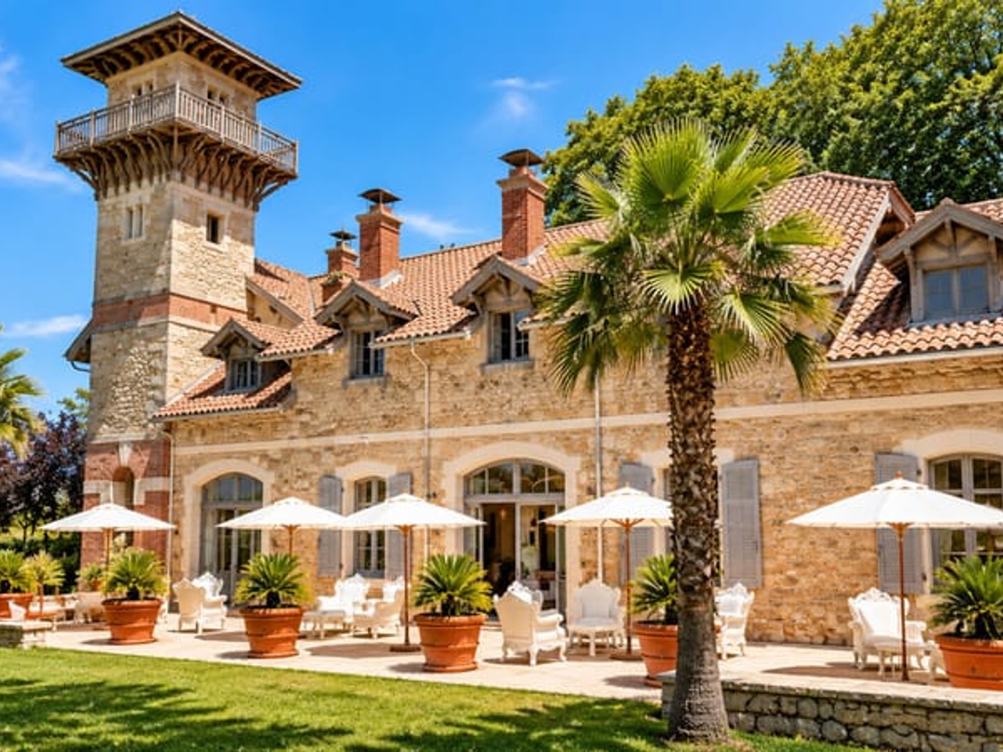 BIARRITZ — LE BEAUMANOIR Manoir du XIXe siècle · Hôtel 5 étoiles · Cession de parts sociales incluant l'immobilier et l'exploitation hôtelière