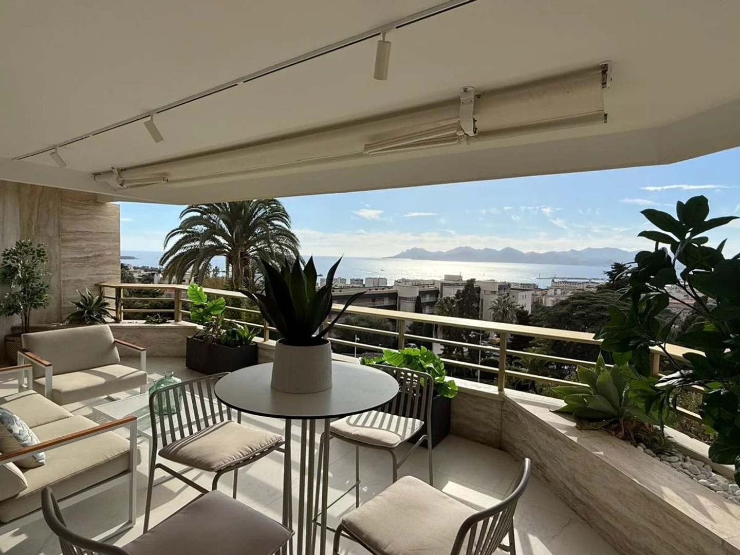 Appartement à vendre - 4 pièces - 100m2 - Cannes (06400)
