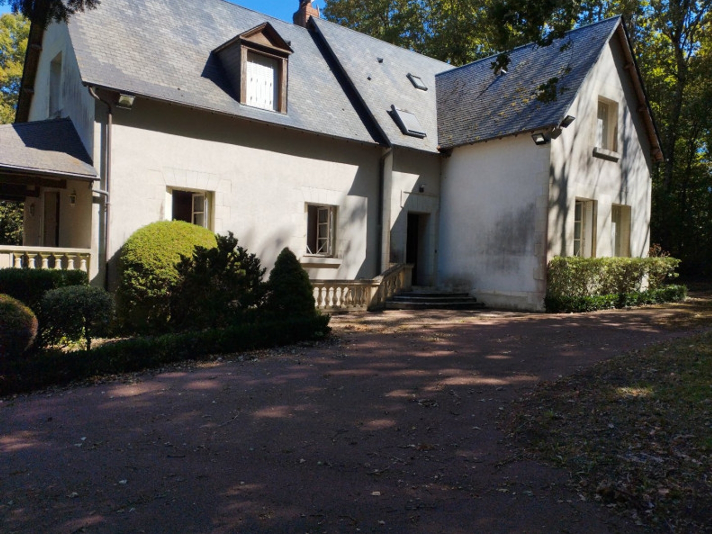 Maison à vendre - 7 pièces - 230m2 - Athée-Sur-Cher (37270)