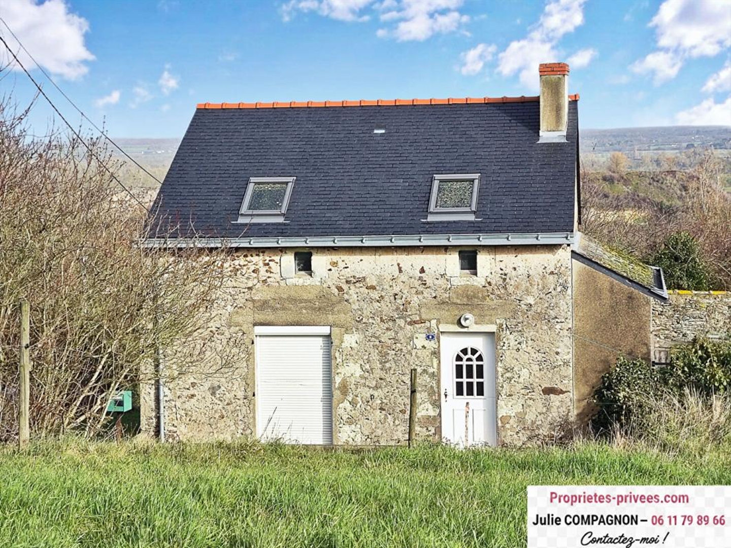 Maison 1 chambre , avec garage, poulaillers EN PIERRE et terrain 2425 m²