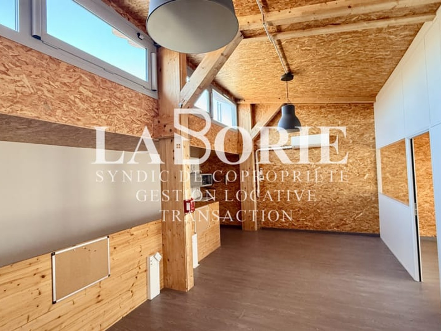 Locaux à vendre - 128m2 - Avignon (84140)
