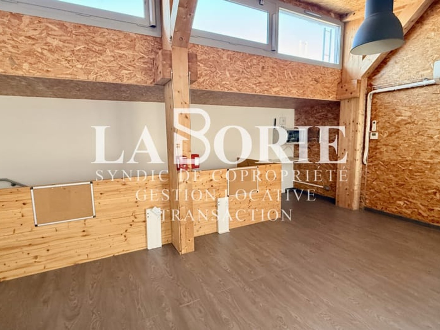 Locaux à vendre - 128m2 - Avignon (84140)