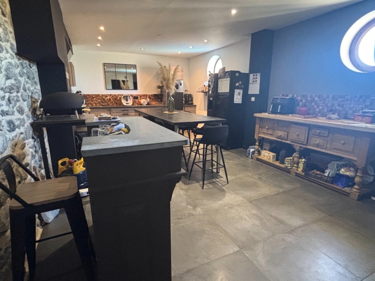 Maison à vendre - 7 pièces - 286m2 - Pouzolles (34480)