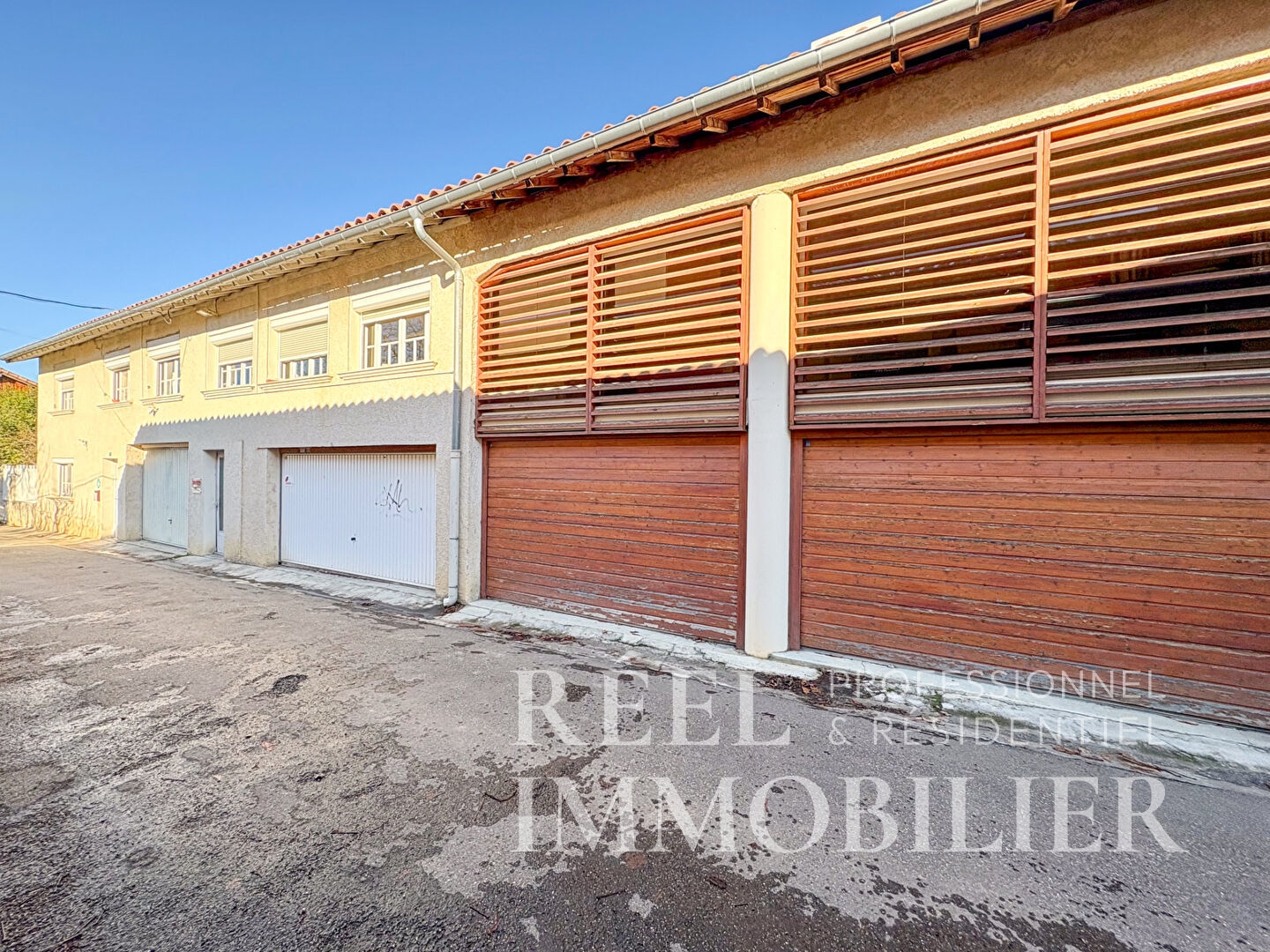 Bureaux ou projet d'habitation au coeur du village