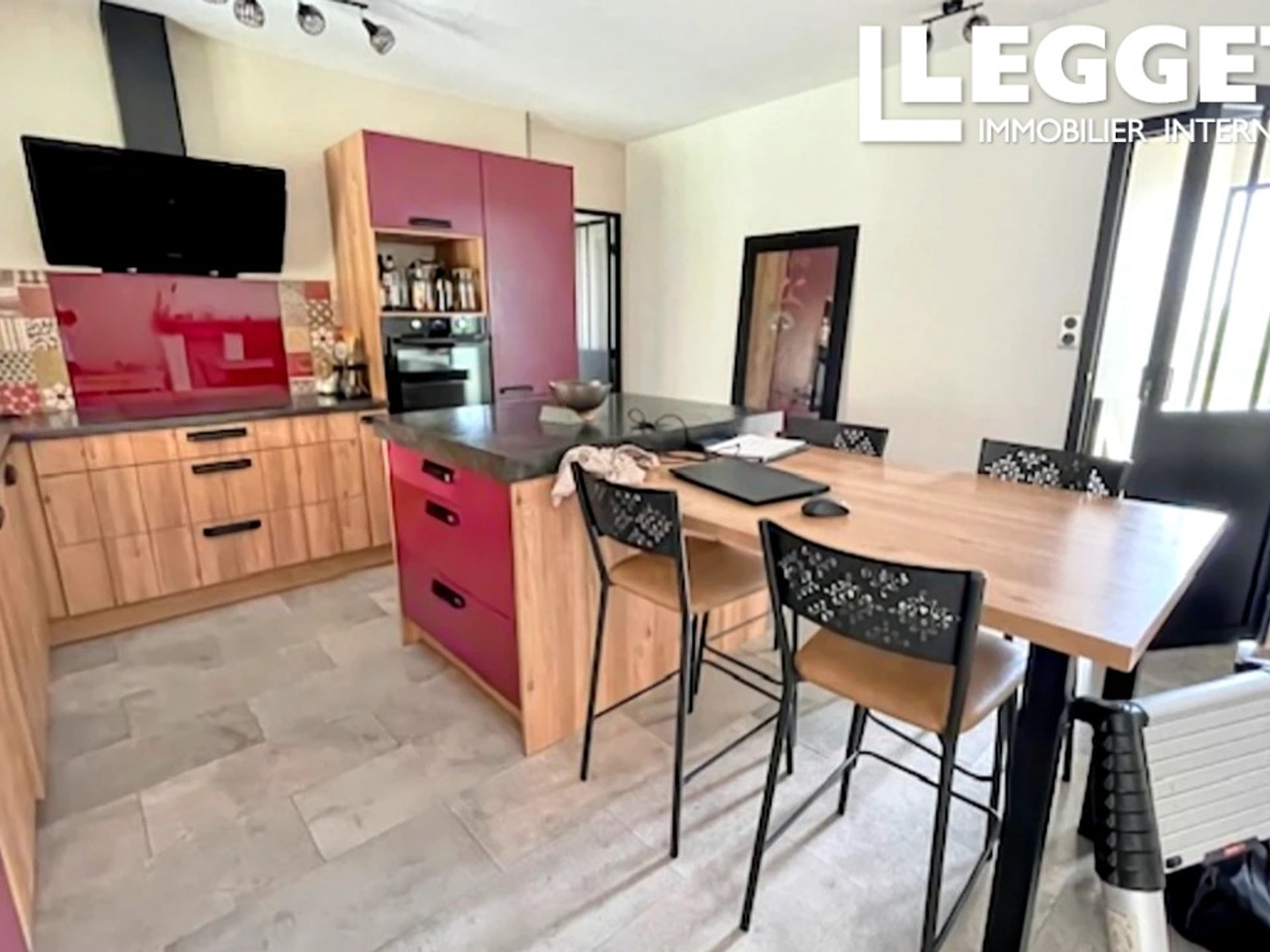 Magasin à vendre - 4 pièces - 102m2 - Mouthiers-Sur-Boëme (16440)