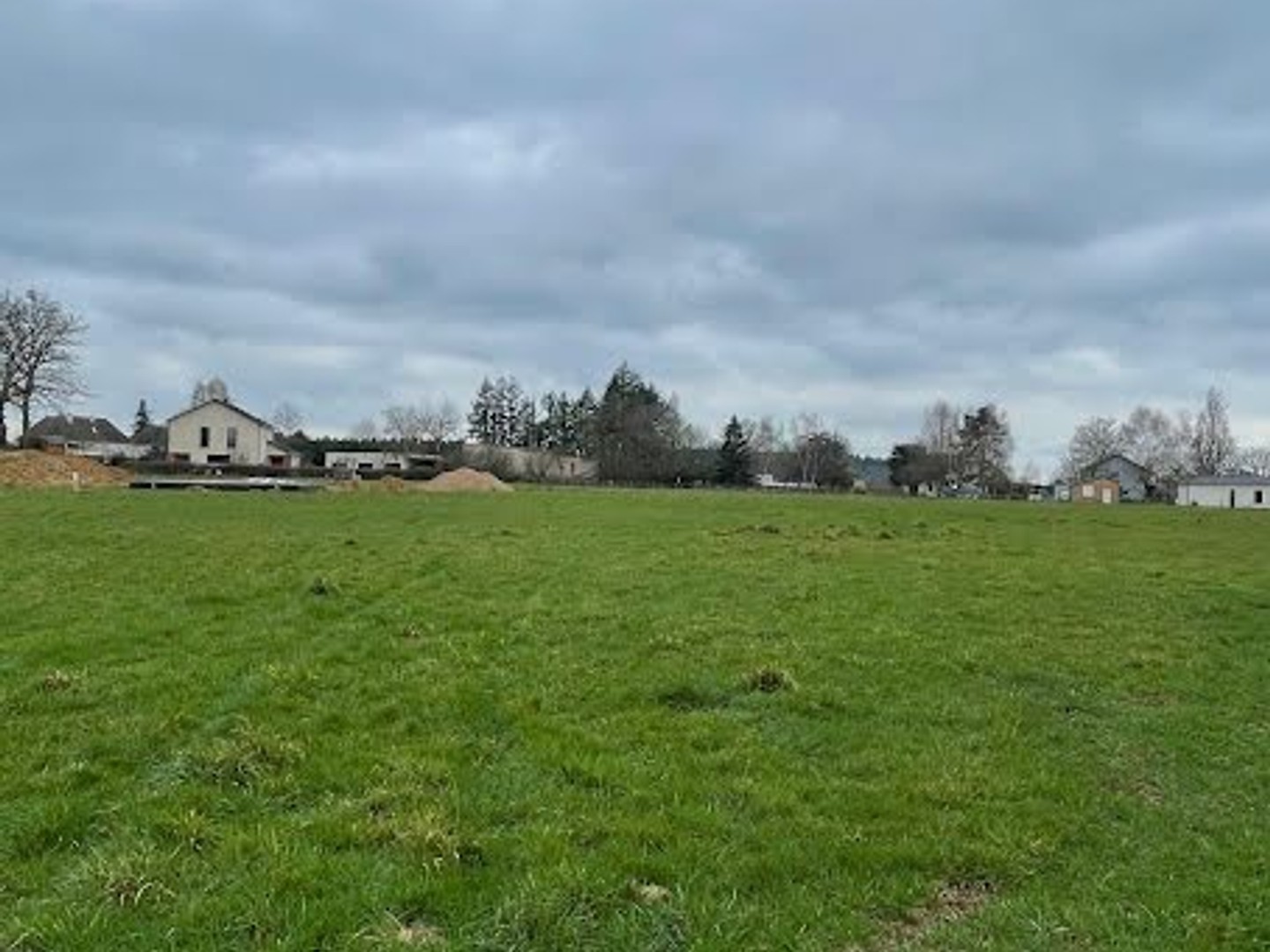 Terrain 1281 m²
