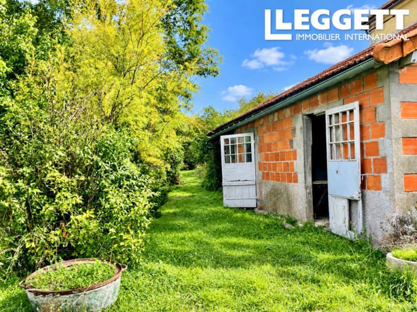 Maison à vendre - 10 pièces - 210m2 - Marcillac-Lanville (16140)