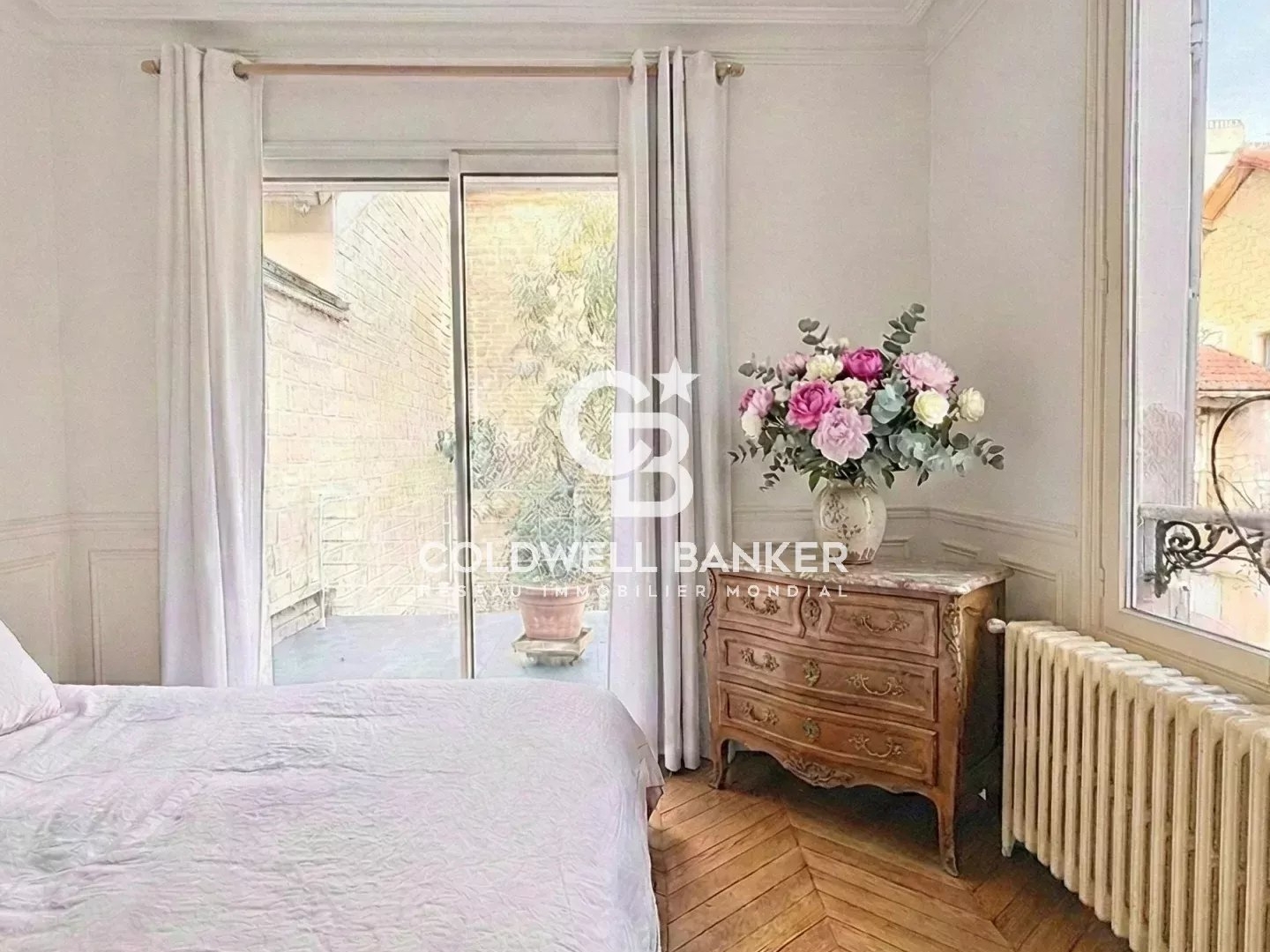 Vente authentique maison en pierre avec cour paysagée et vue panoramique - 78600 - Le Mesnil-Le-Roi