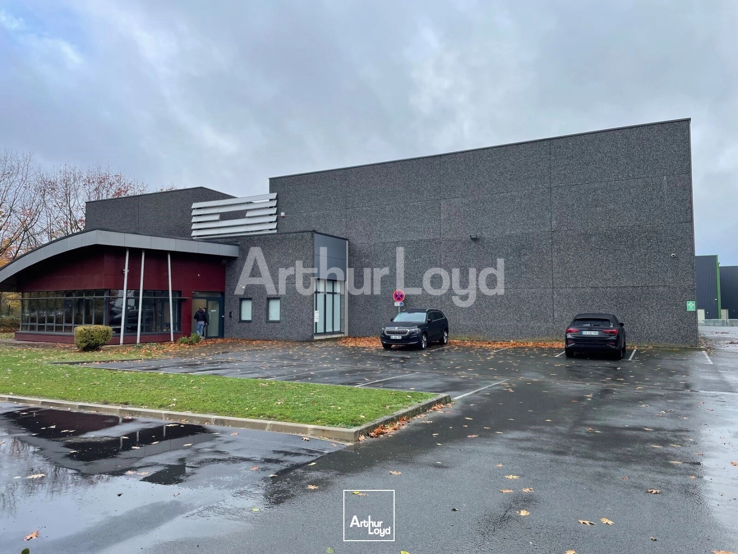 Entrepôts à vendre à Monchy-le-Preux avec bureaux et accès rapide autoroute