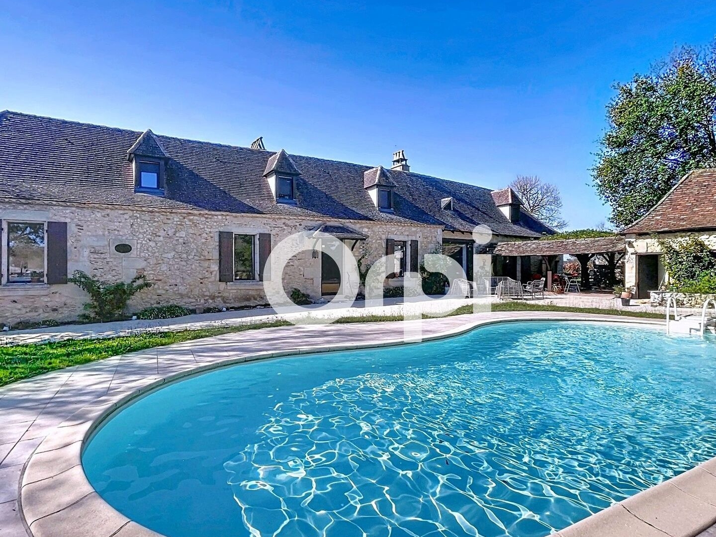 Maison 5 pièces 220 m²