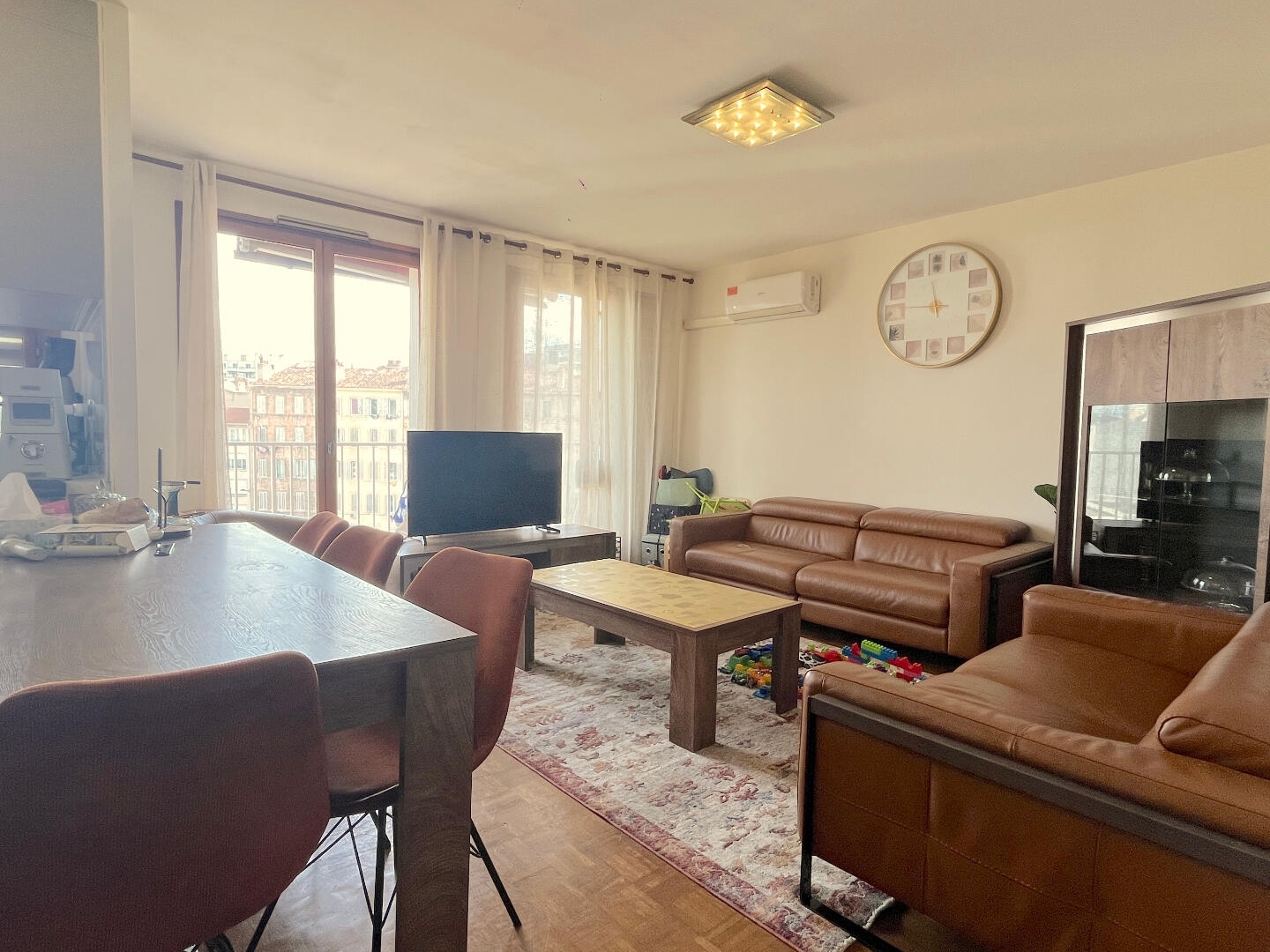 Magnifique T4 de 75m2 avec balcon filant