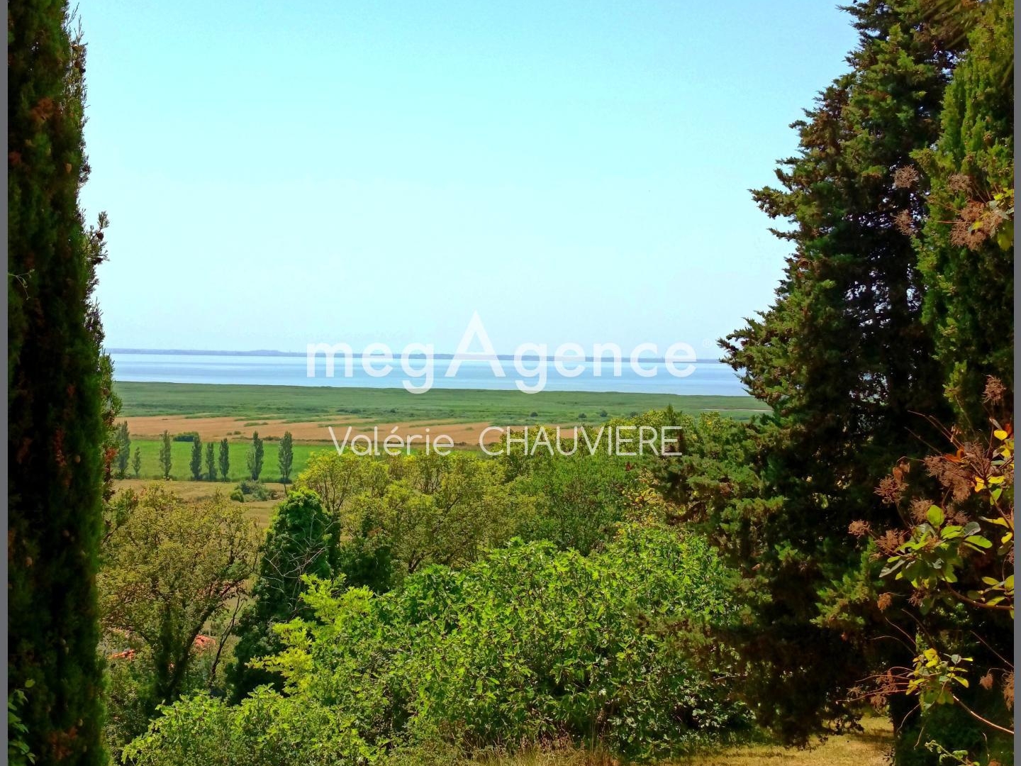 Maison à vendre - 9 pièces - 252m2 - Mortagne-Sur-Gironde (17120)